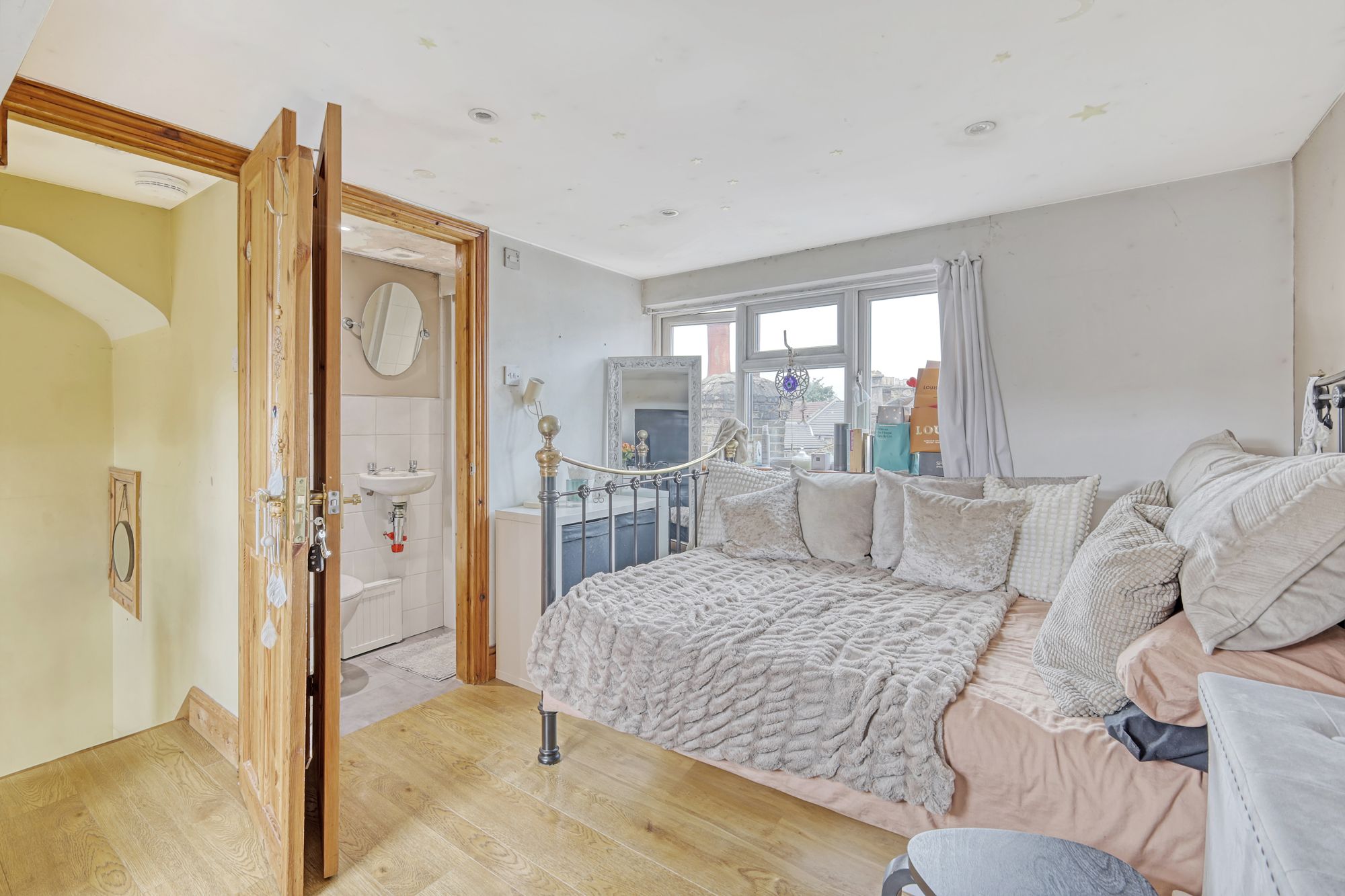 4 bed terraced house for sale in Leslie Road, London, E11  - Property Image 18