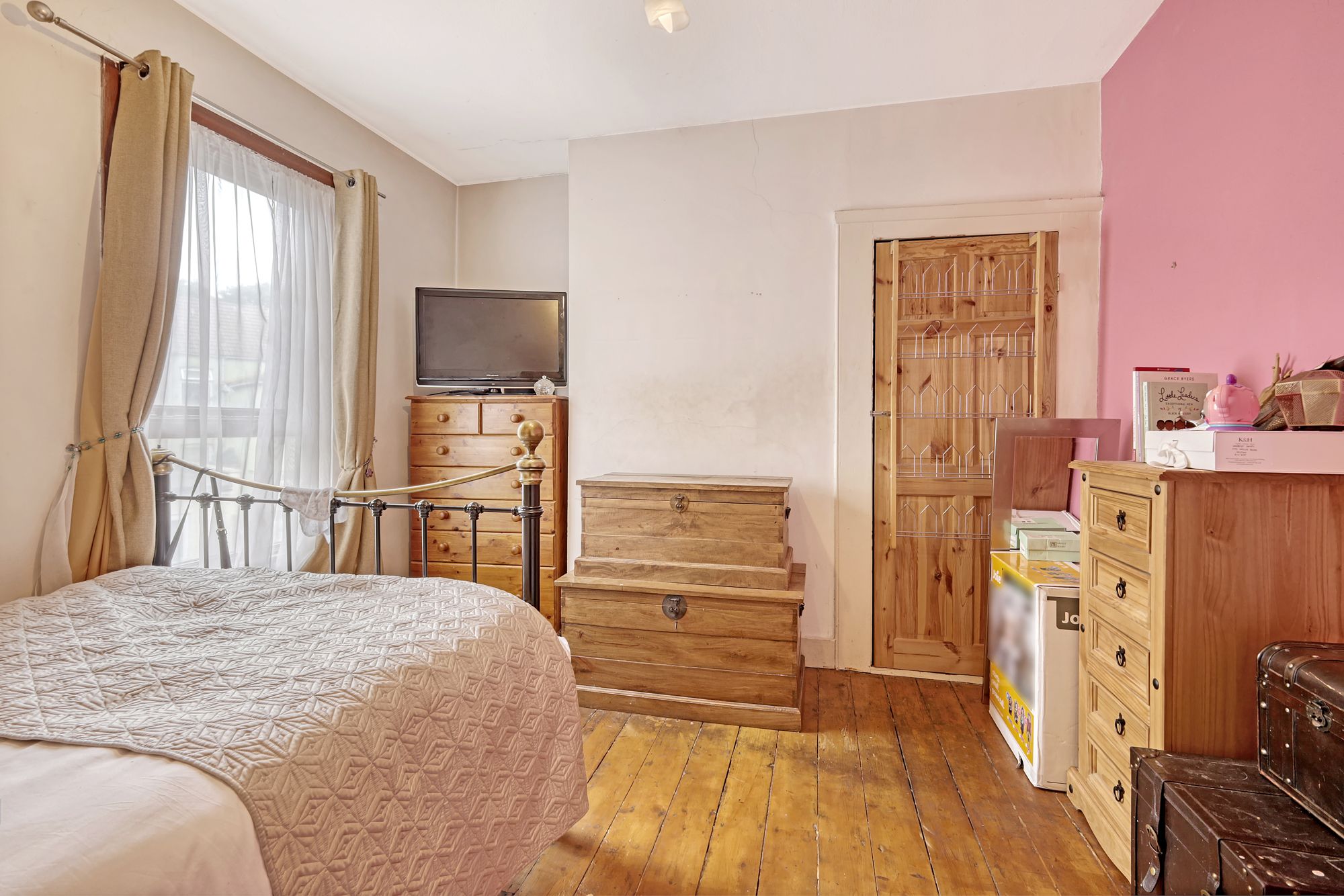 4 bed terraced house for sale in Leslie Road, London, E11  - Property Image 7
