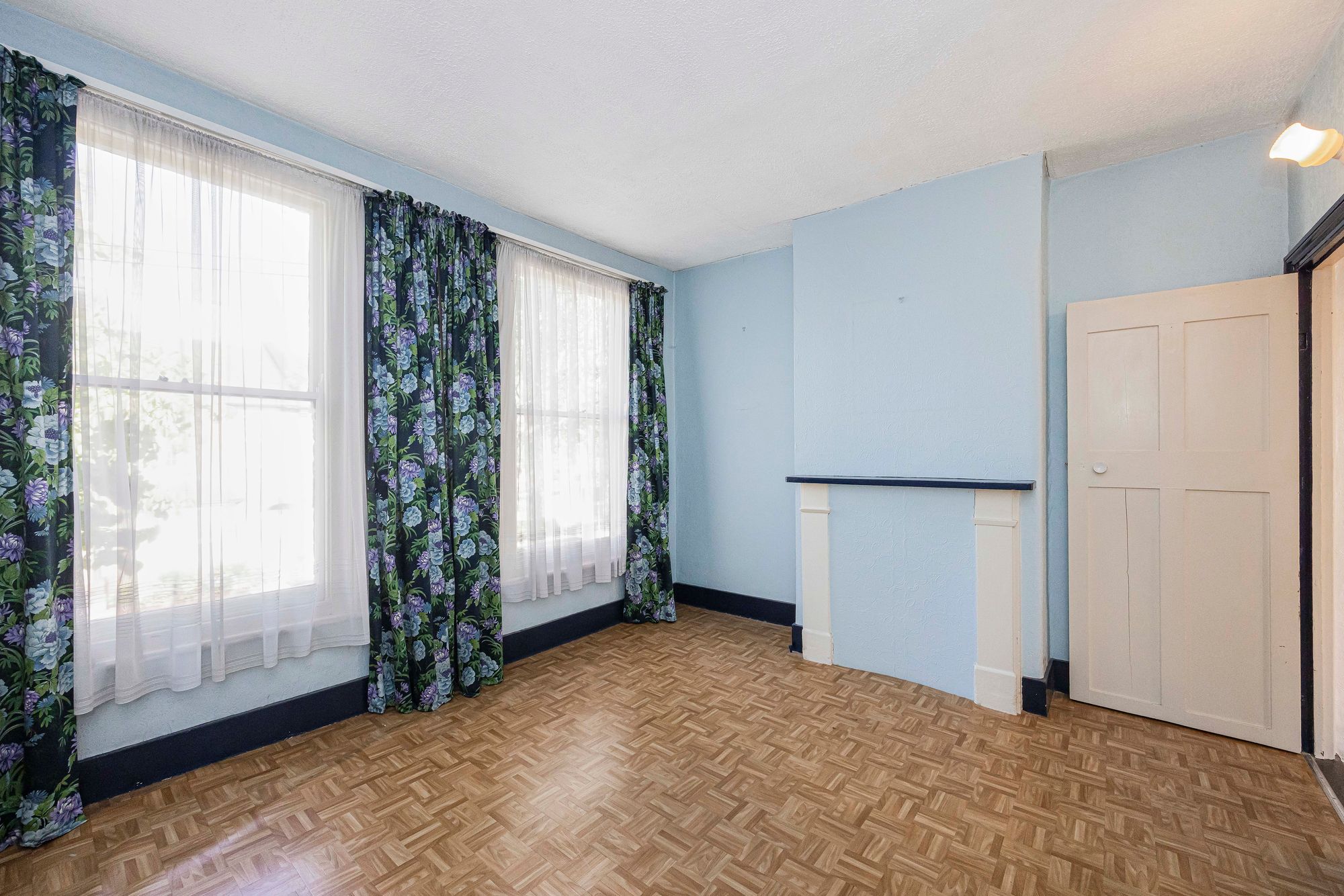 3 bed mid-terraced house for sale in Odessa Road, Forest Gate 10