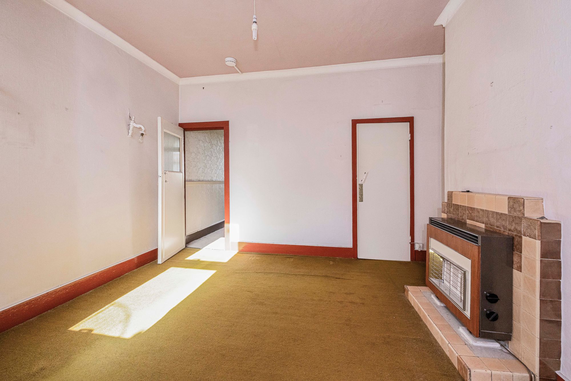 3 bed mid-terraced house for sale in Odessa Road, Forest Gate 5