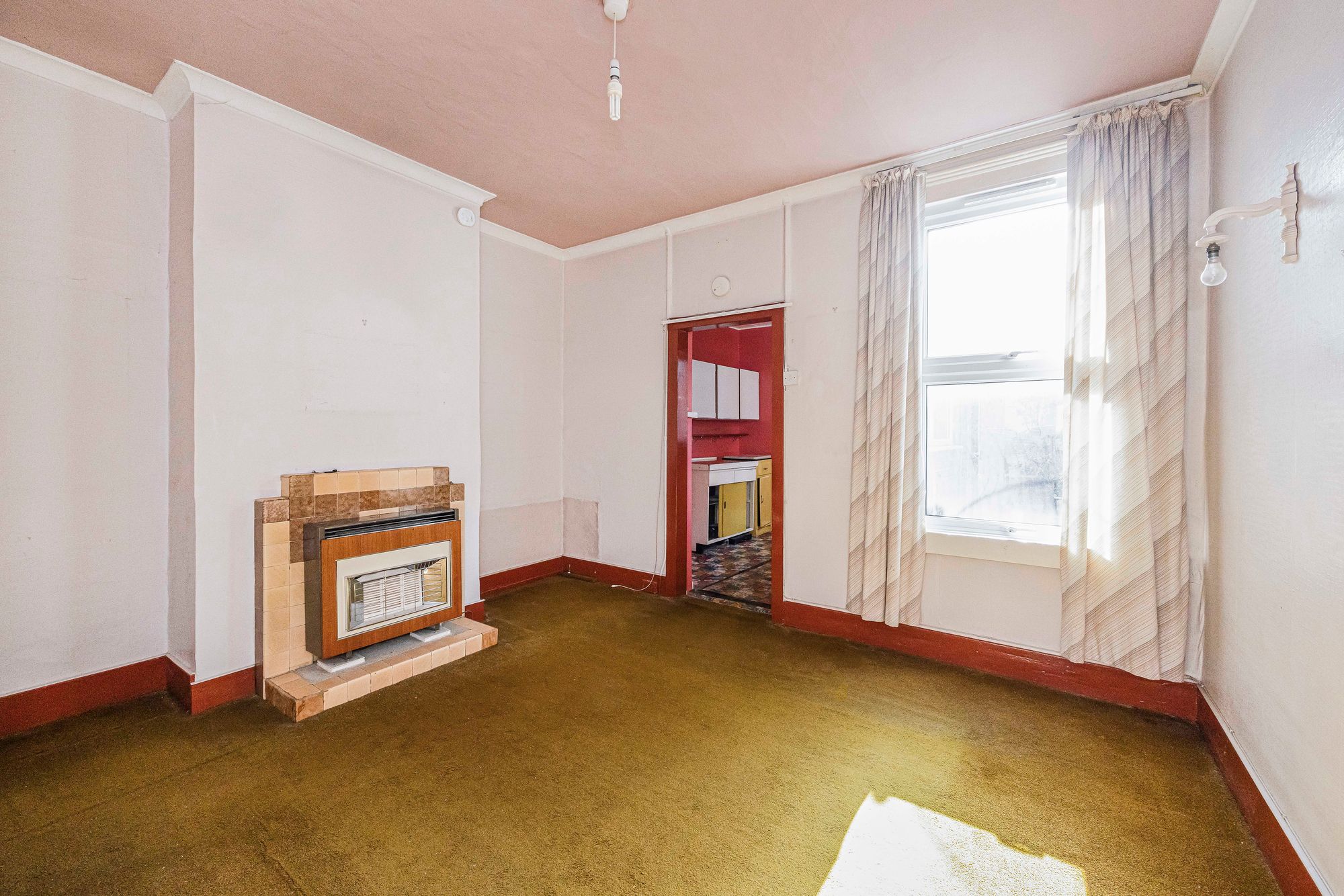 3 bed mid-terraced house for sale in Odessa Road, Forest Gate 4