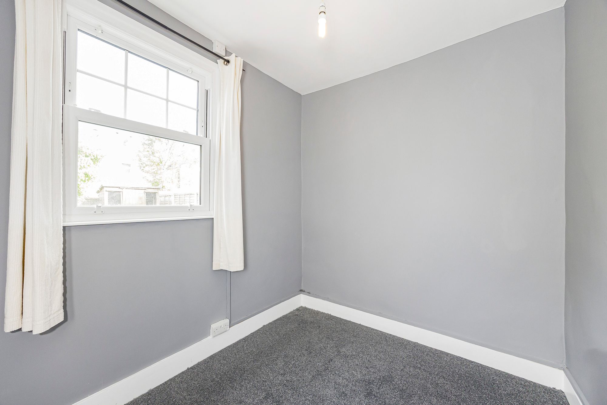 2 bed house to rent in Morley Road, Leyton, E10 5