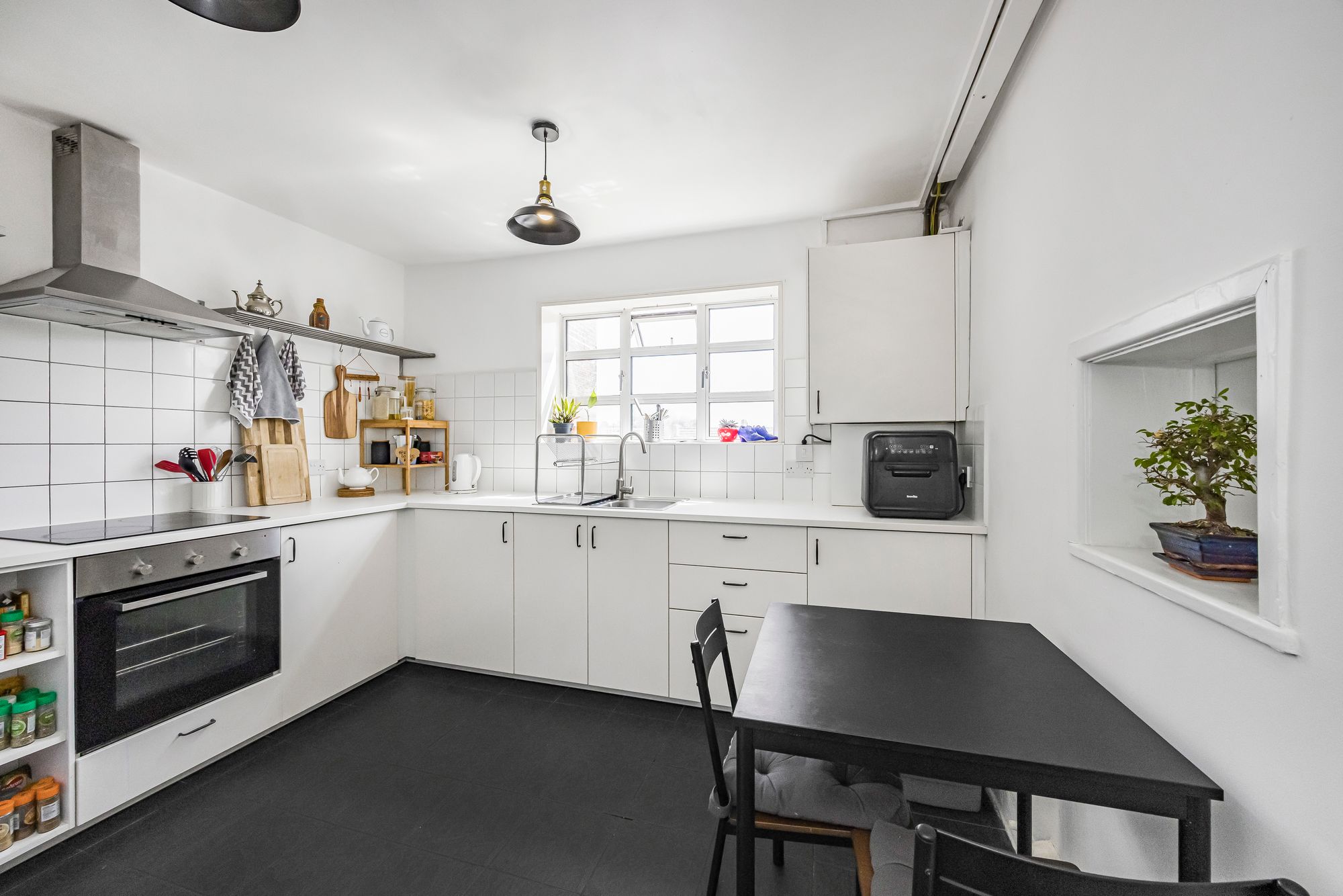 2 bed flat for sale in Beaumont House, Lake Road, Leyton, E10  - Property Image 2
