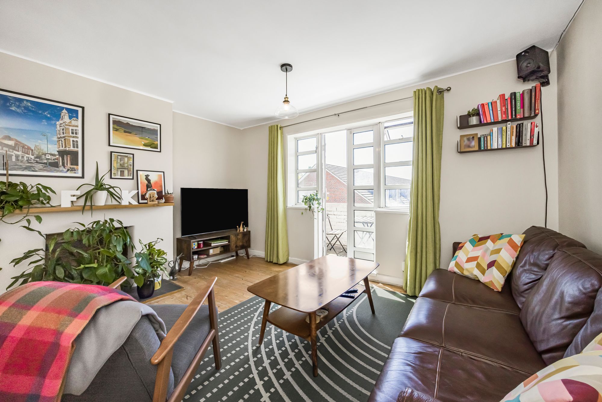 2 bed flat for sale in Beaumont House, Lake Road, Leyton, E10 - Property Image 1