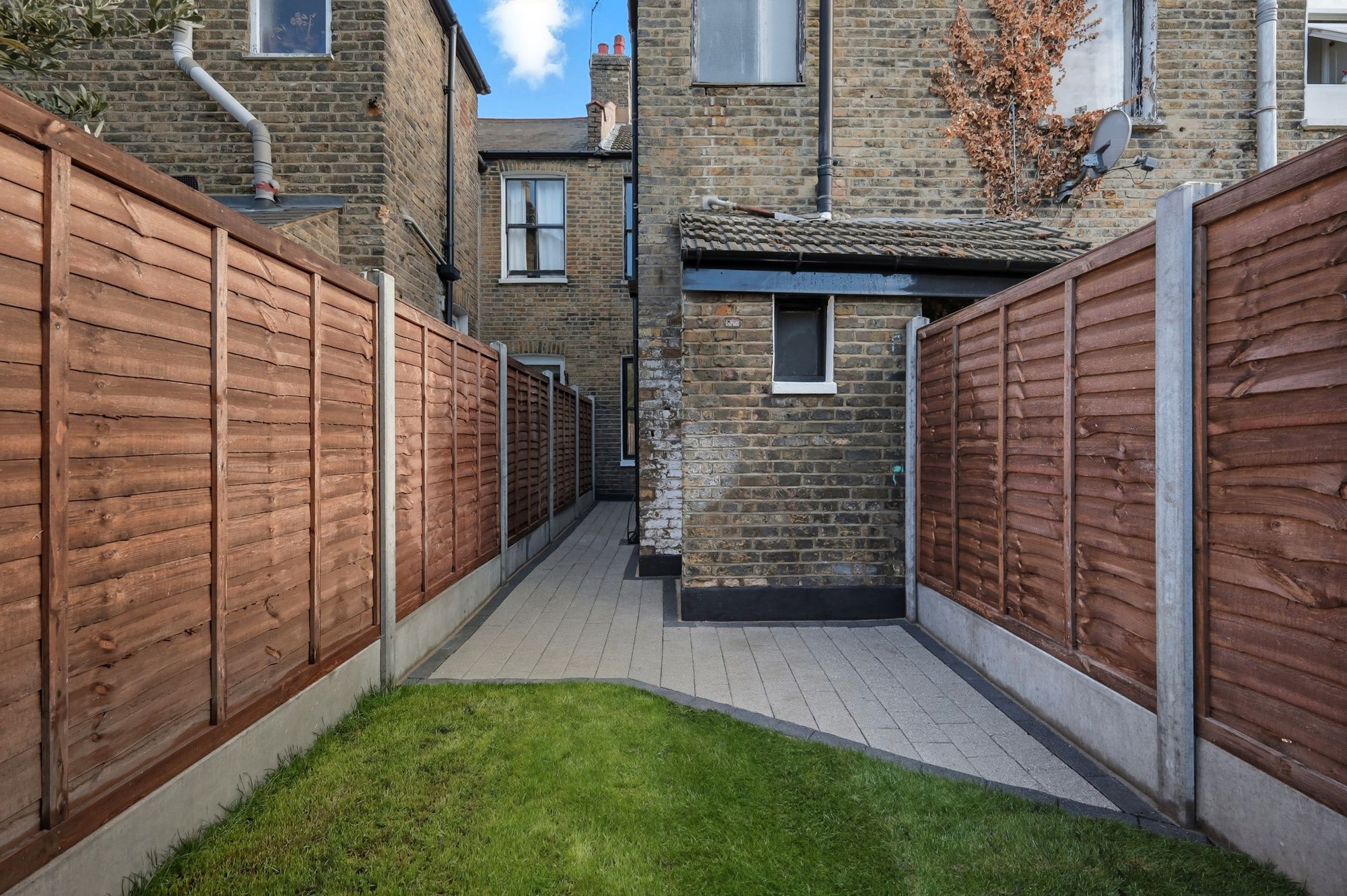 2 bed ground floor flat for sale in Brunswick Road Leyton, E10  - Property Image 25