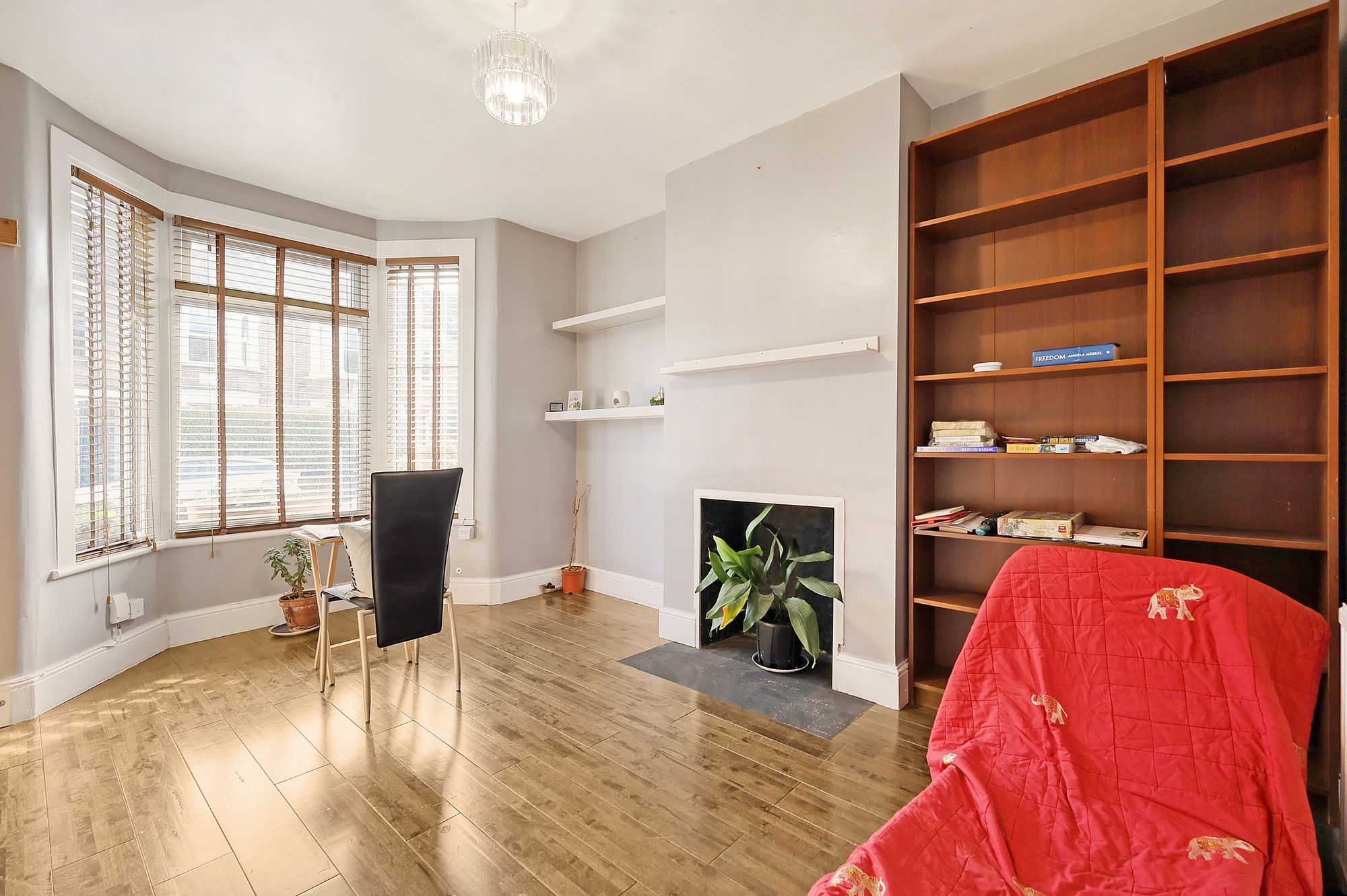 1 bed flat for sale in Albert Road, London  - Property Image 2