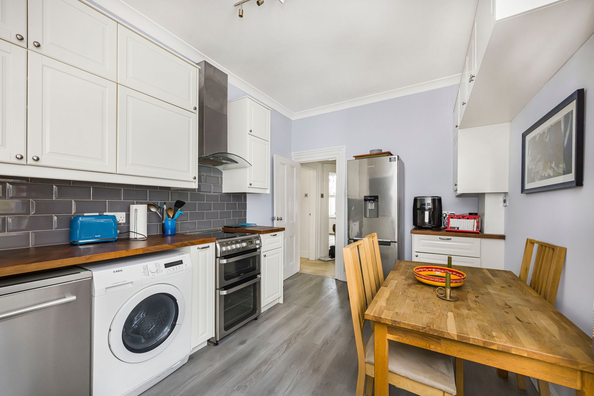 2 bed house to rent in Thornhill Road, Leyton, E10 8