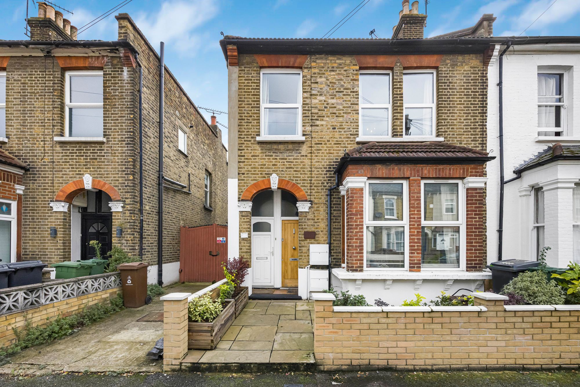 2 bed house to rent in Thornhill Road, London  - Property Image 1