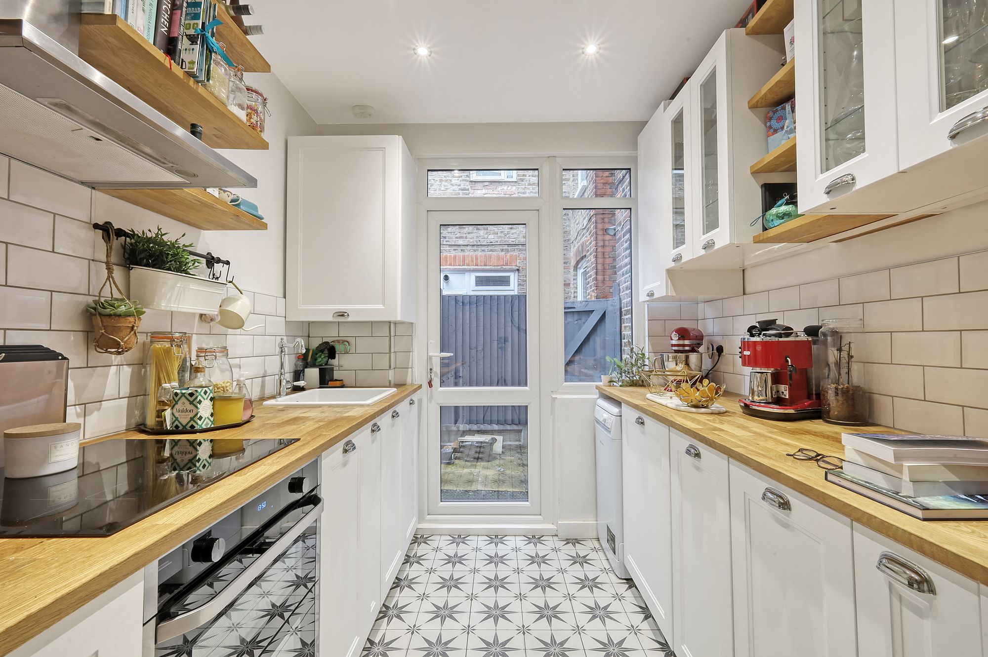 2 bed flat for sale in Blyth Road, London  - Property Image 14