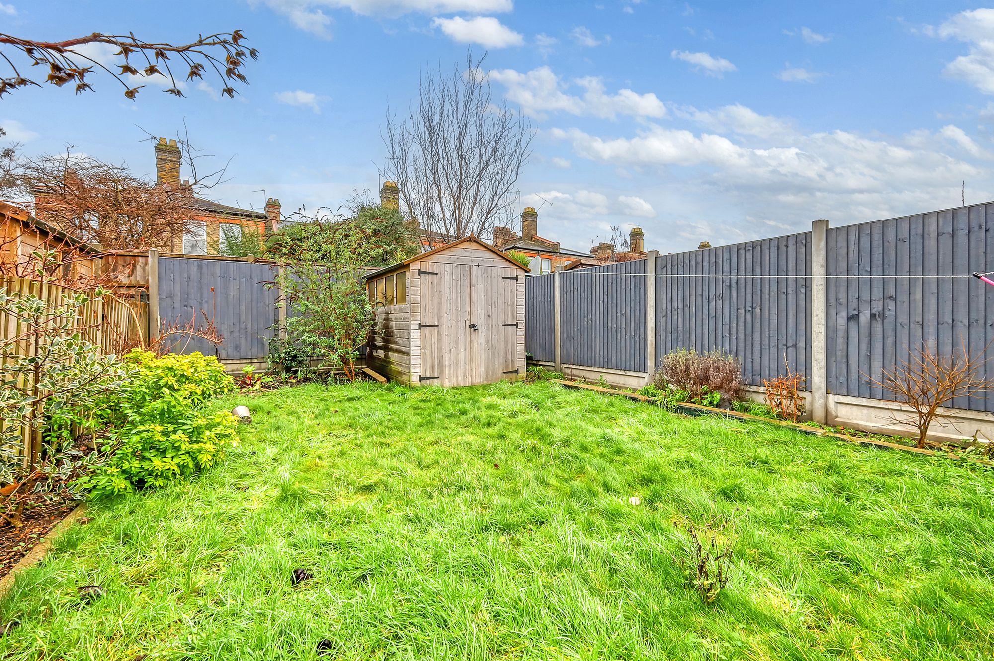 2 bed flat for sale in Blyth Road, London  - Property Image 3