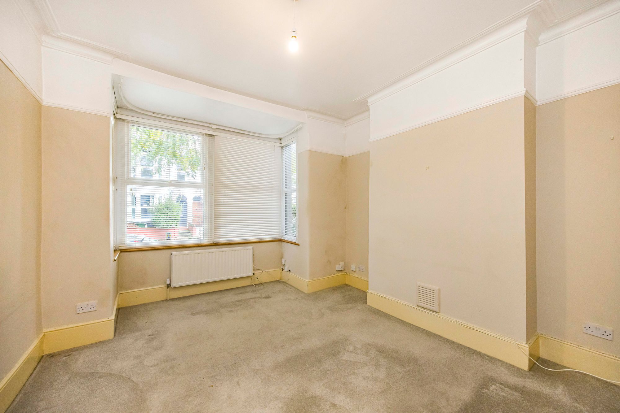 2 bed flat for sale in Guernsey Road, London  - Property Image 3