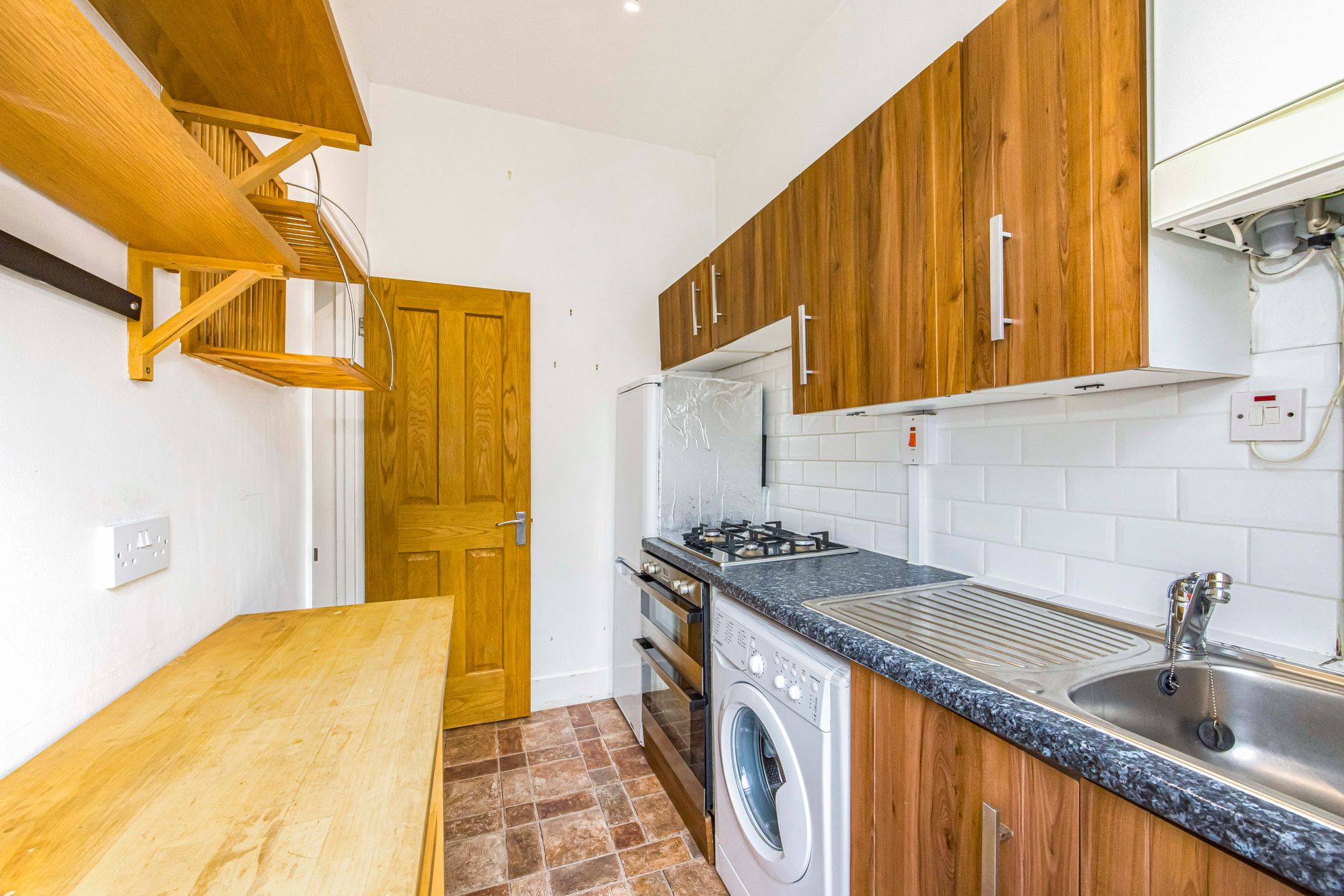 2 bed flat for sale in Guernsey Road, London  - Property Image 5