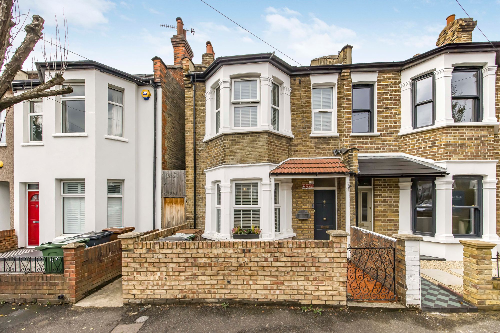 2 bed end of terrace house for sale in Morley Road, London  - Property Image 1