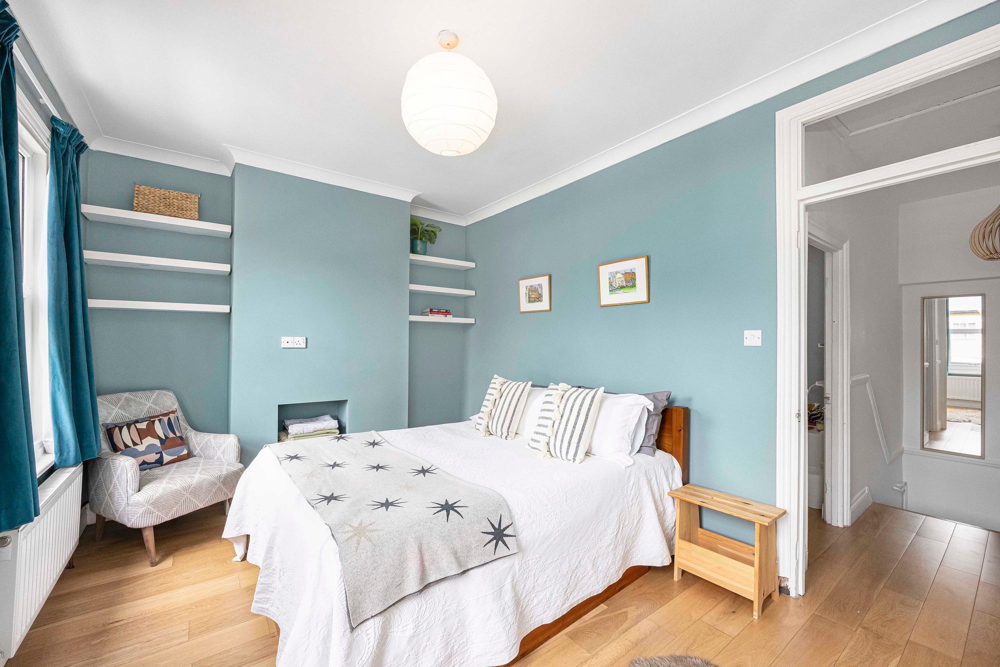 2 bed flat for sale in Leslie Road, Leytonstone, E11 1