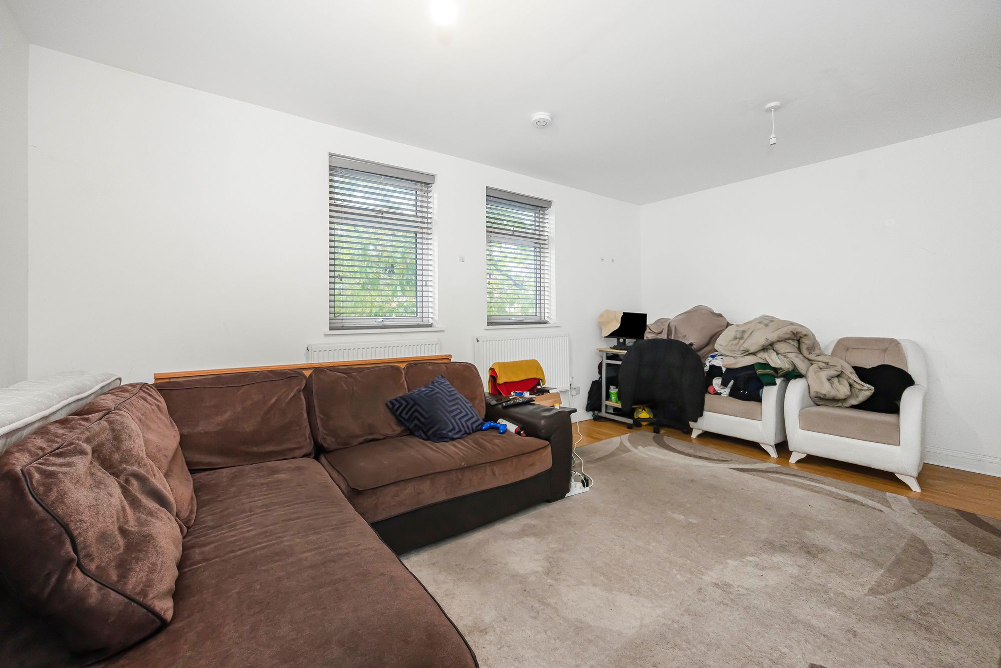 6 bed end of terrace house for sale in Lea Bridge Road, Leyton, E10 33