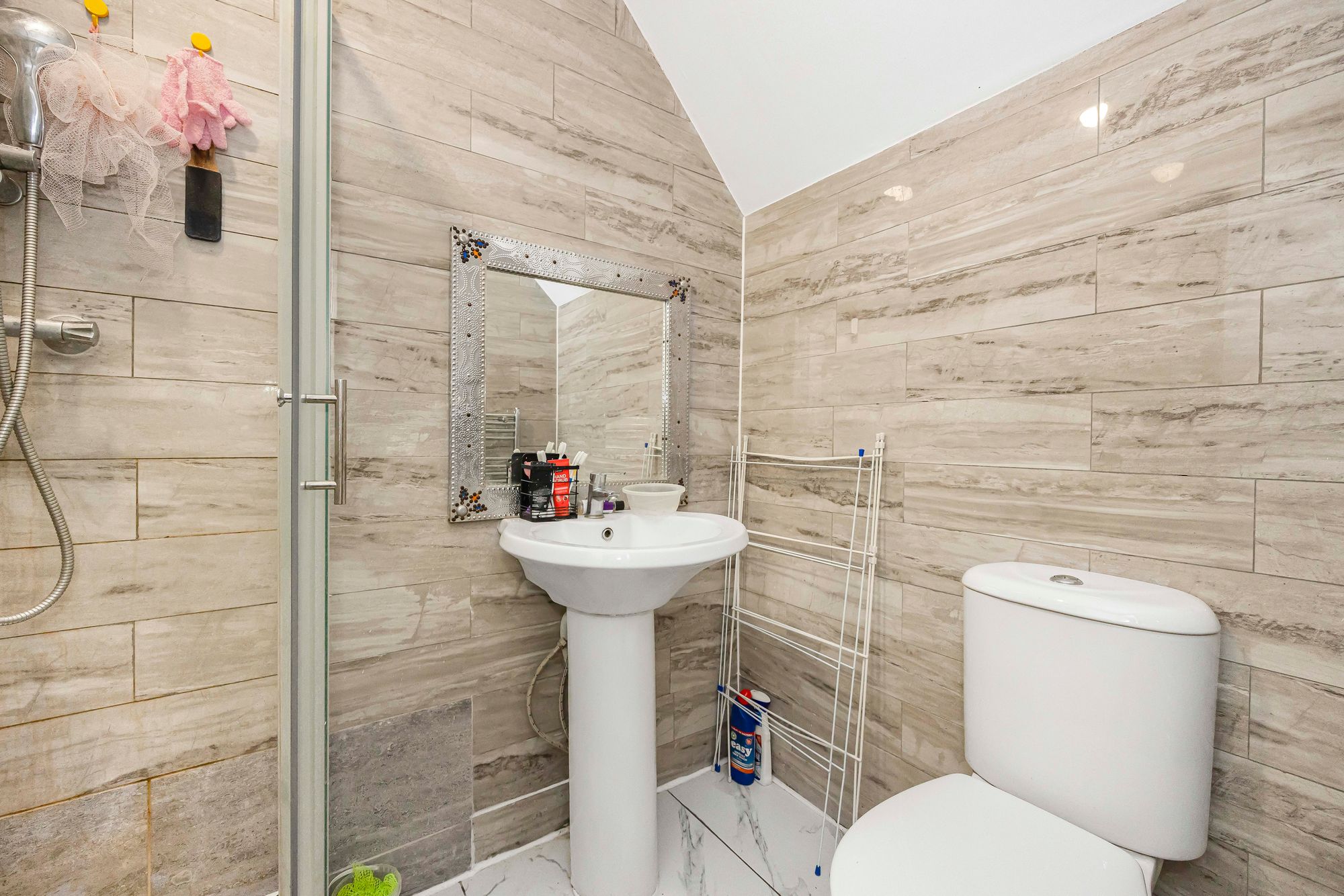 6 bed end of terrace house for sale in Lea Bridge Road, Leyton, E10 35