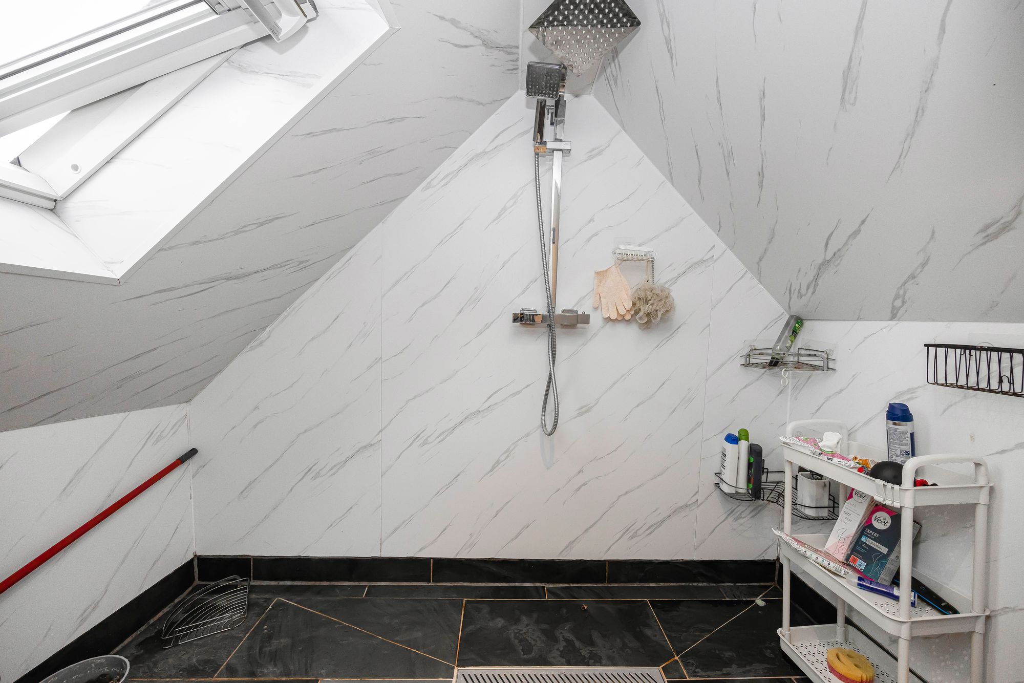 6 bed end of terrace house for sale in Lea Bridge Road, Leyton, E10 42