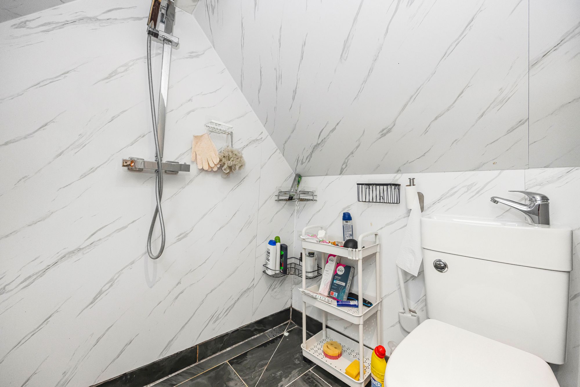 6 bed end of terrace house for sale in Lea Bridge Road, Leyton, E10 43