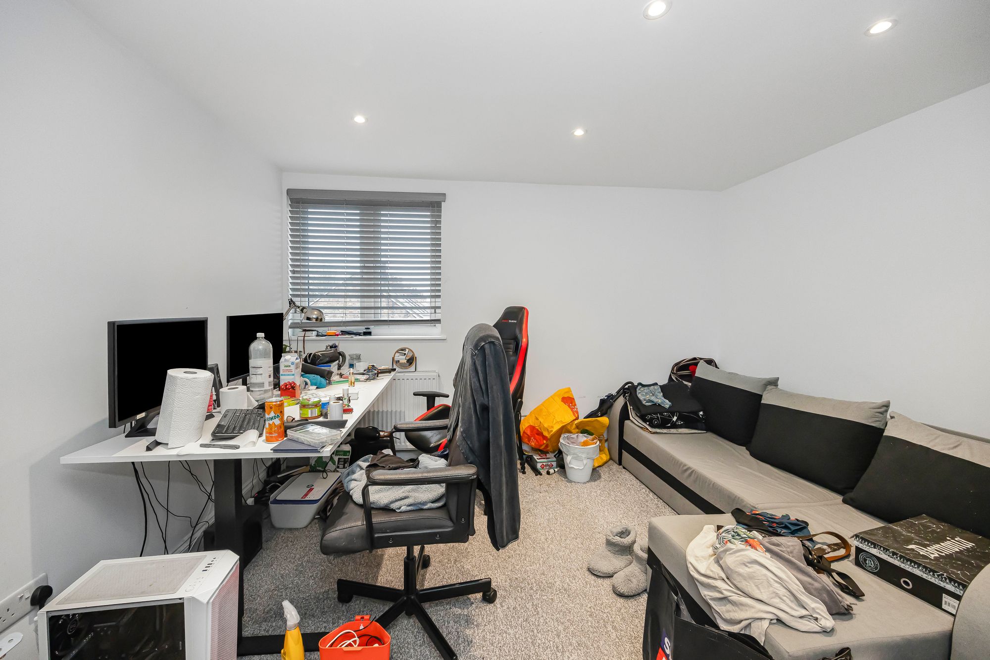 6 bed end of terrace house for sale in Lea Bridge Road, Leyton, E10 46