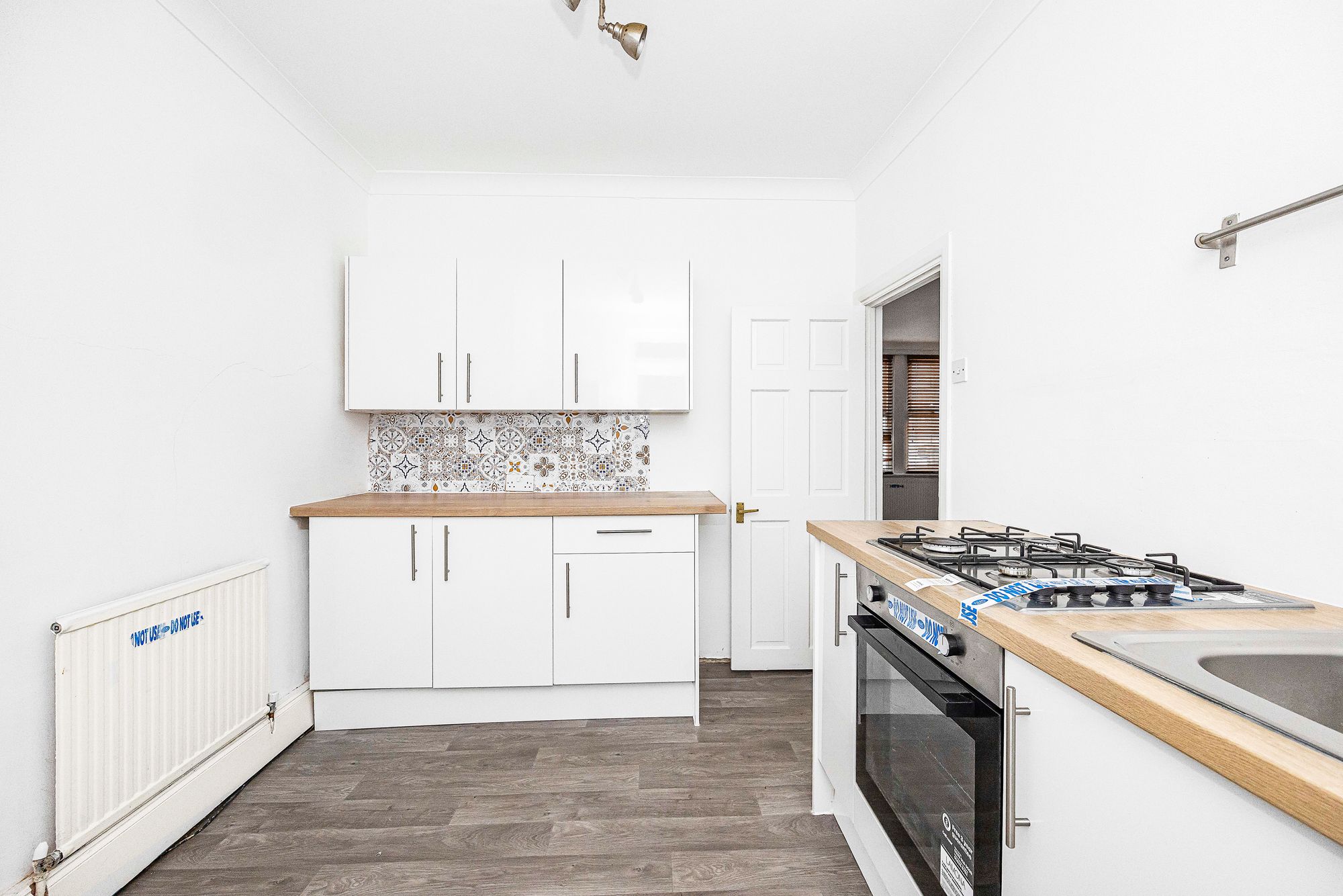 2 bed flat for sale in Cowley Road, Wanstead, E11 1