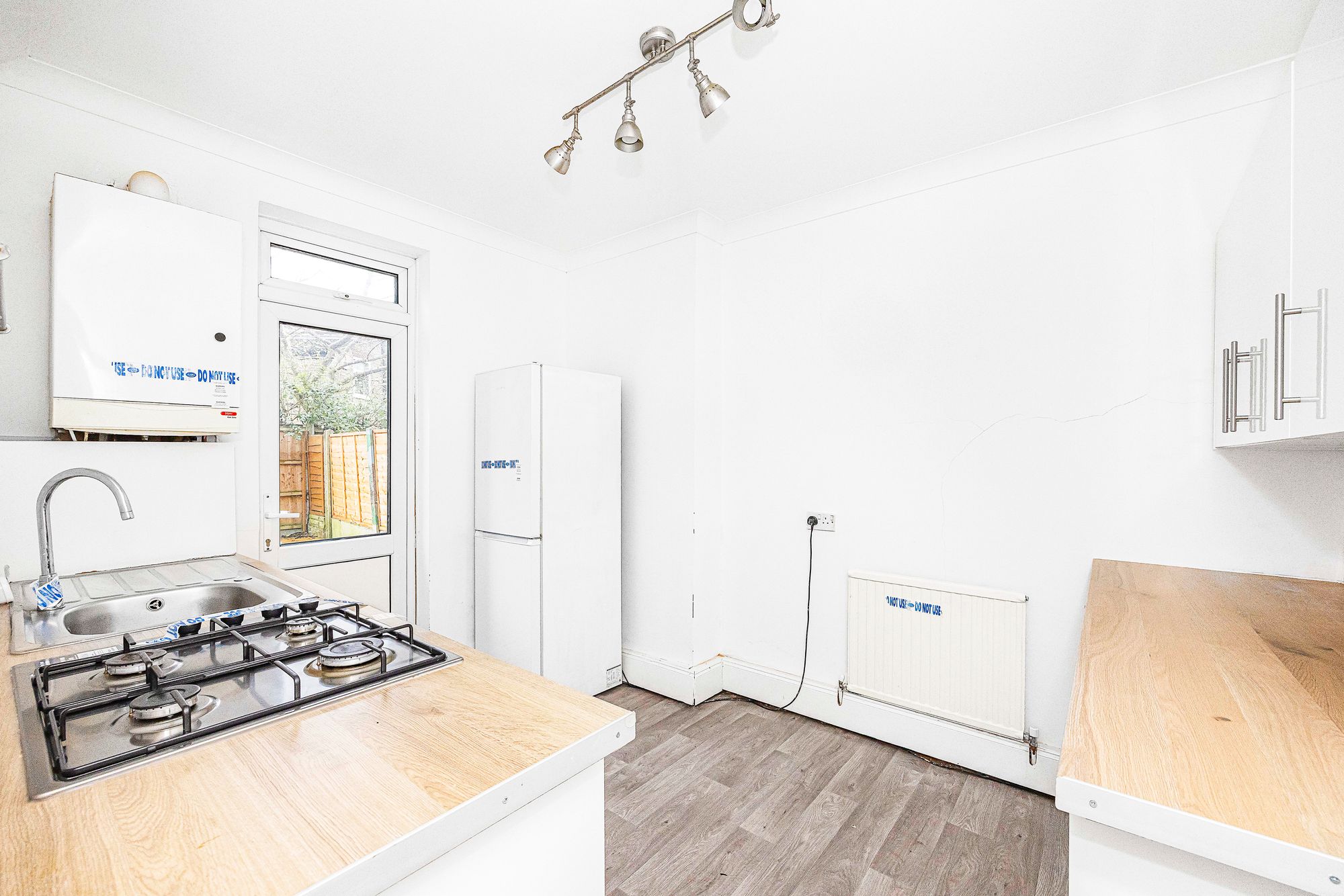 2 bed flat for sale in Cowley Road, Wanstead, E11 2
