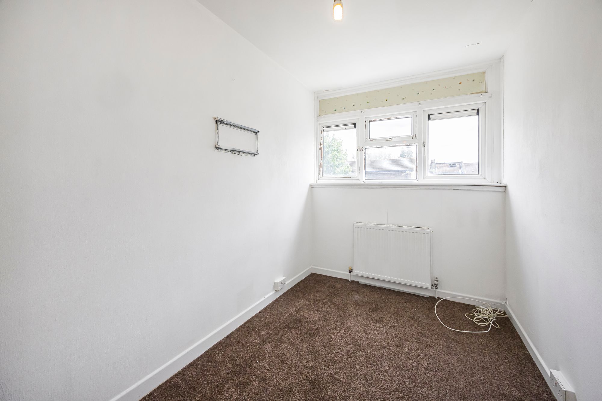 3 bed flat for sale in Kings Close, Russell Court, E10  - Property Image 7
