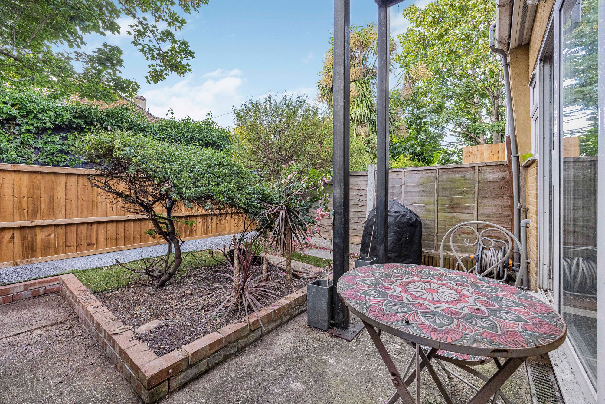 2 bed flat for sale in Ashville Road, Leytonstone E11 3