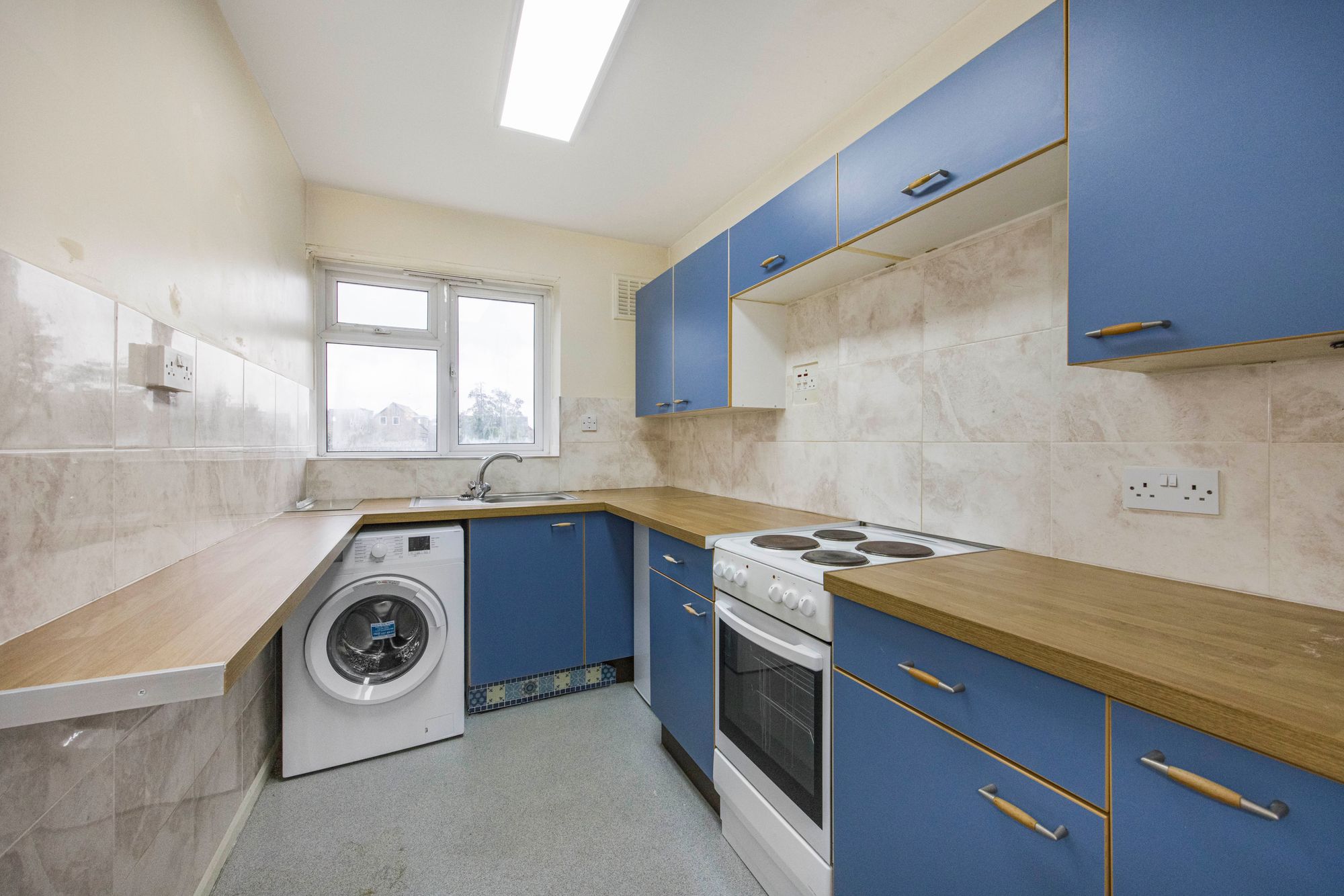 1 bed flat for sale in Hainault Road, London  - Property Image 3