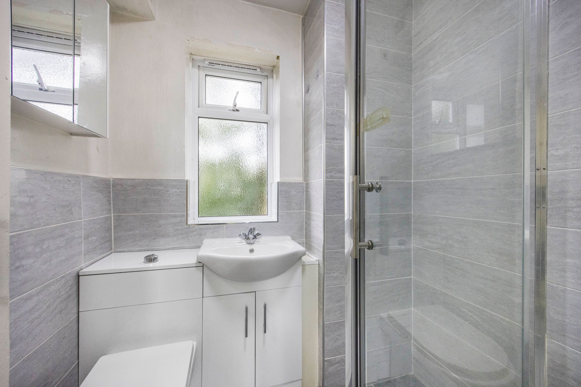 1 bed flat for sale in Hainault Road, London  - Property Image 6