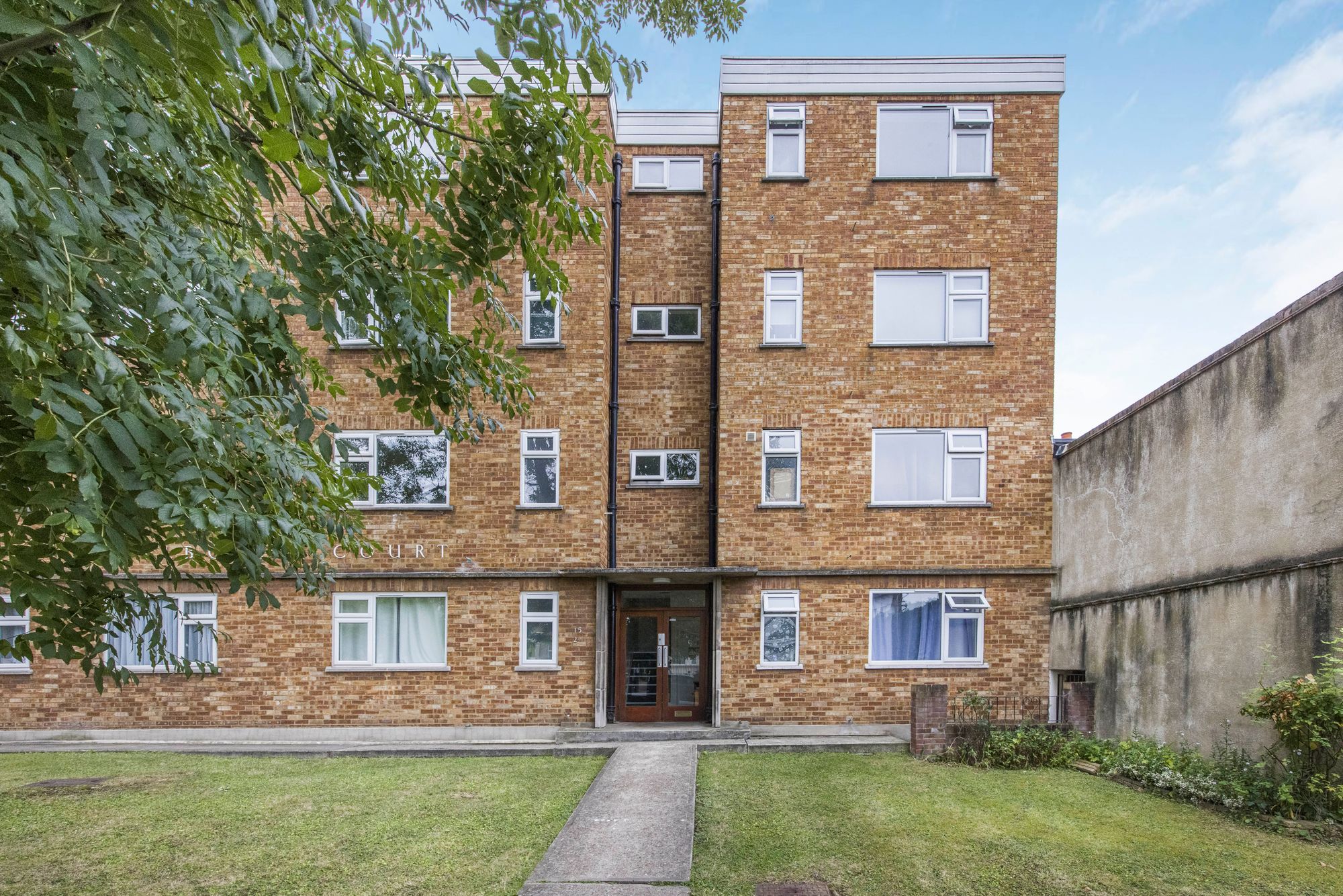 1 bed flat for sale in Hainault Road, London  - Property Image 8