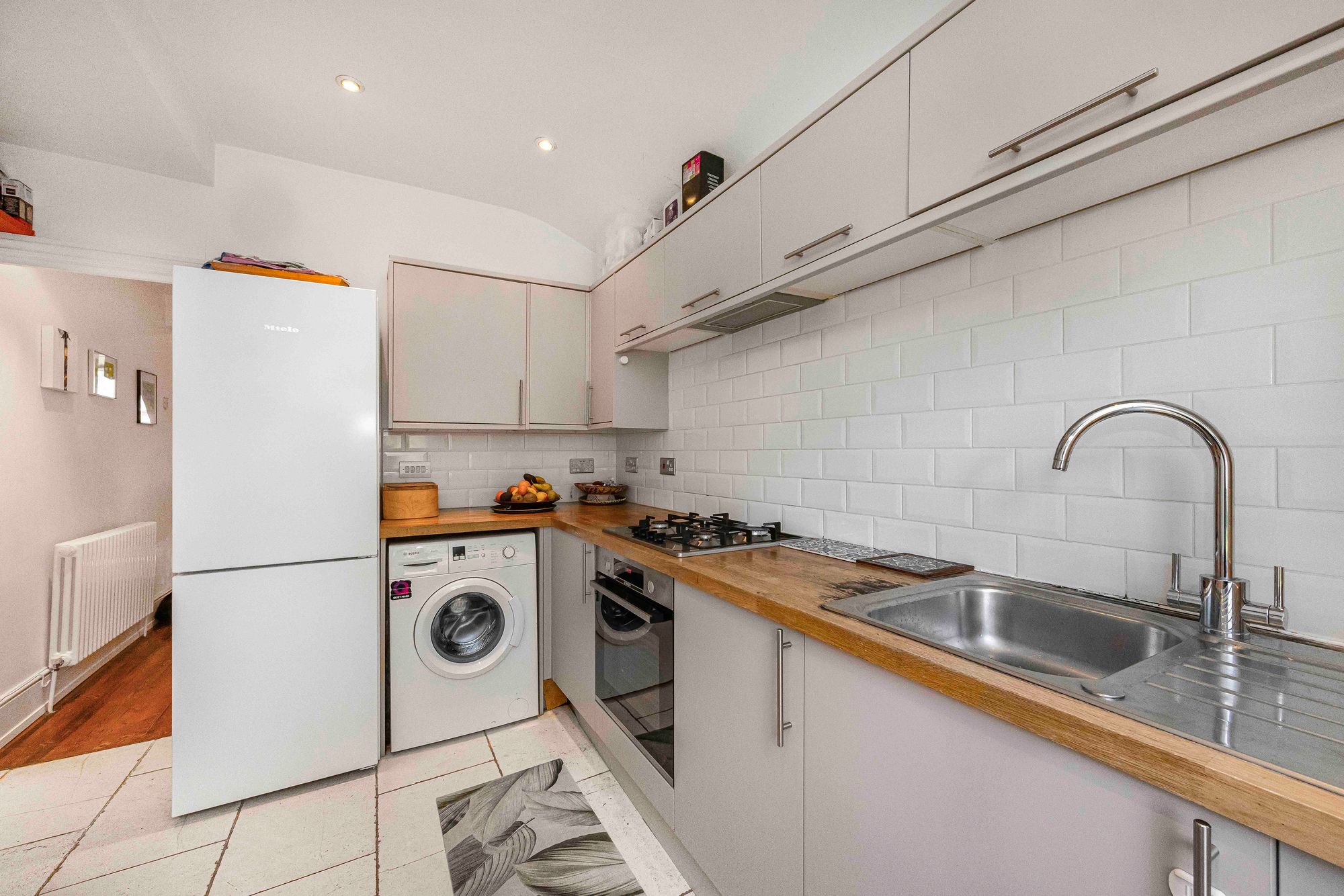 2 bed flat for sale in Lea Hall Road, Leyton, E10  - Property Image 3
