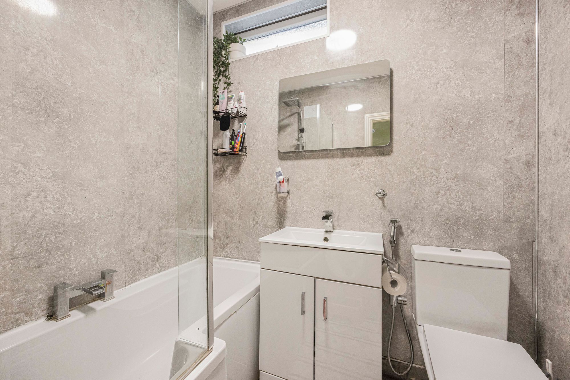 2 bed flat for sale in Abbotts Park Road, Leyton, E10  - Property Image 3