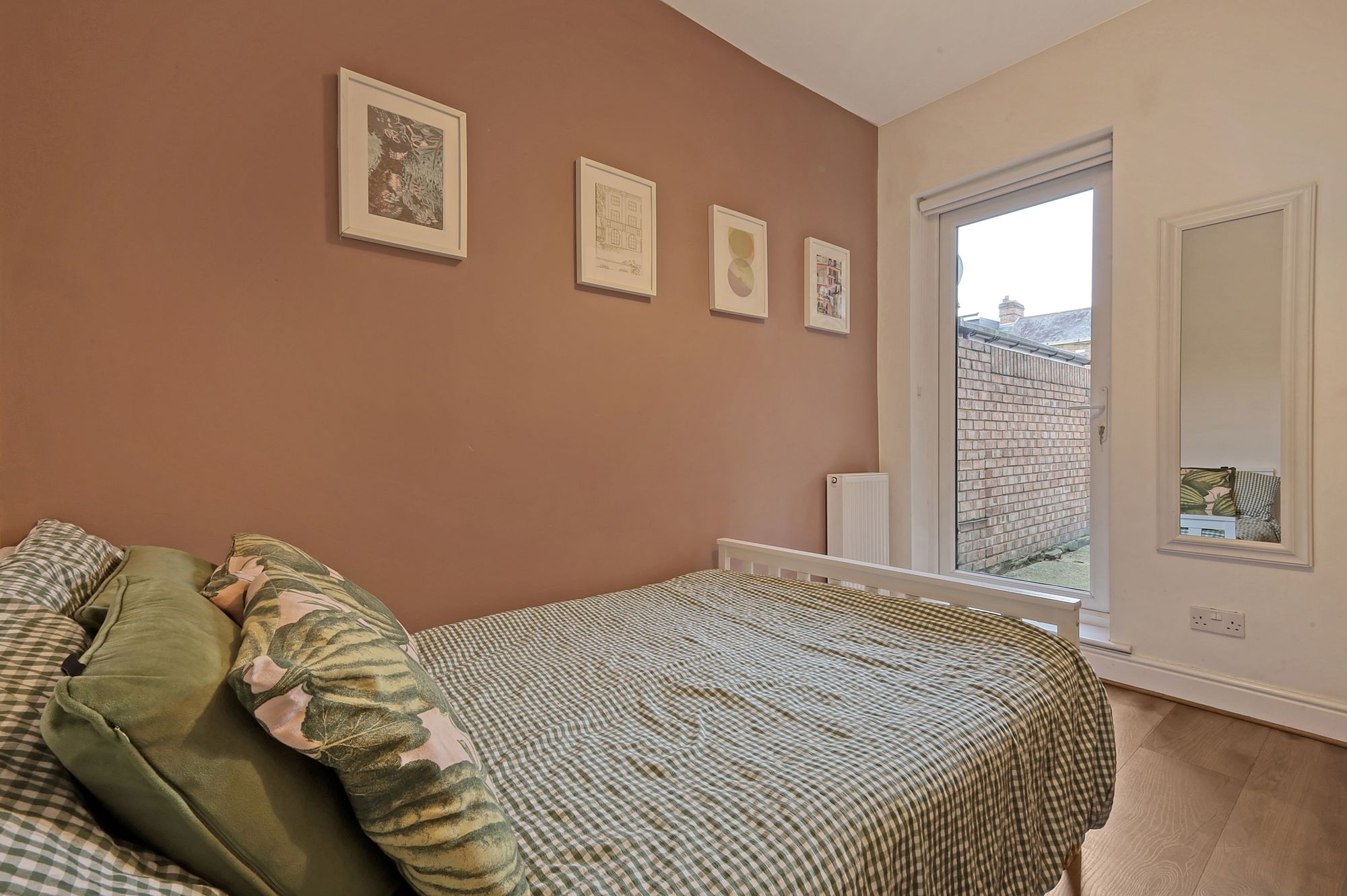 2 bed ground floor flat for sale in Oakdale Road, London  - Property Image 14