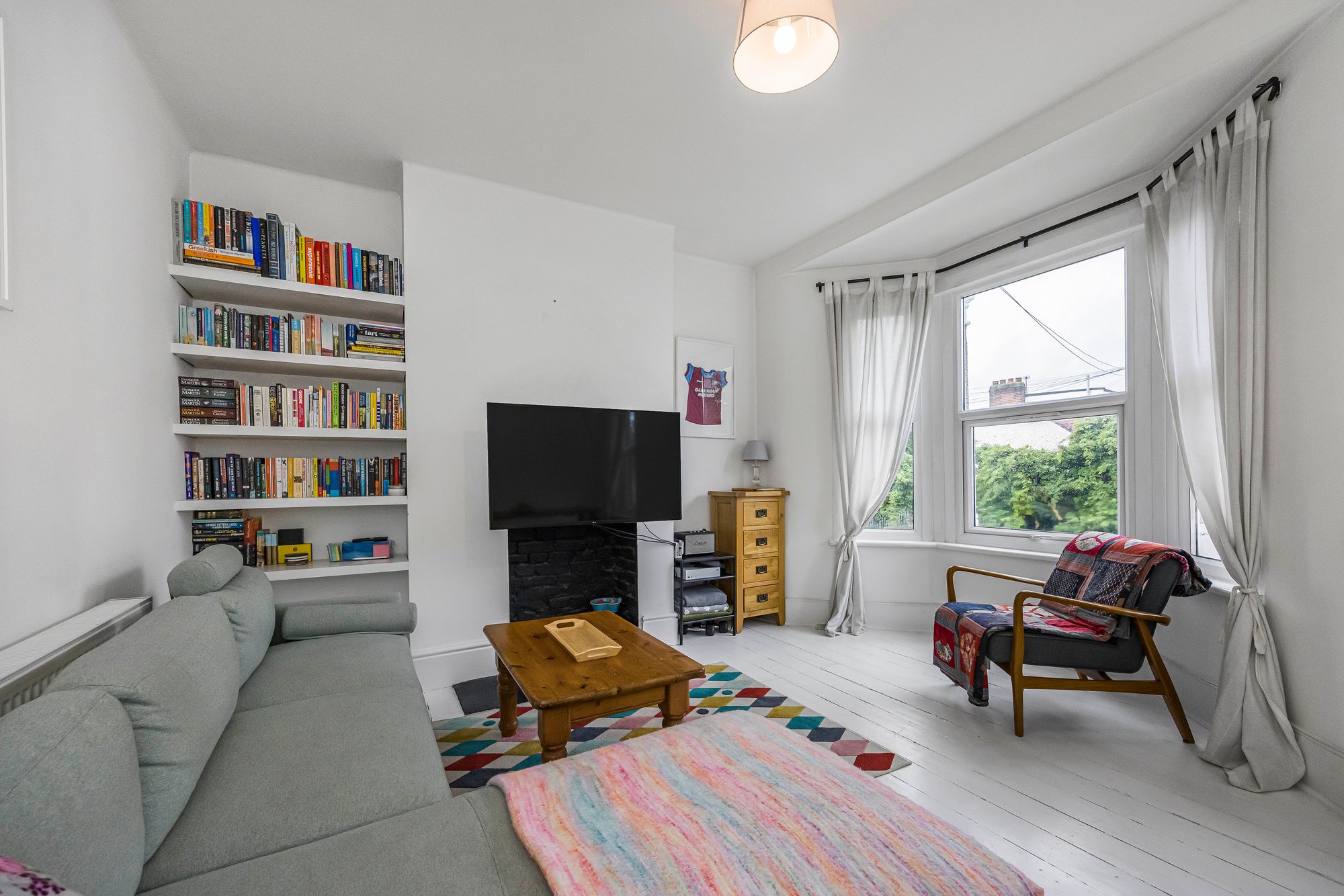 2 bed flat for sale in Vicarage Road, London, E10  - Property Image 5