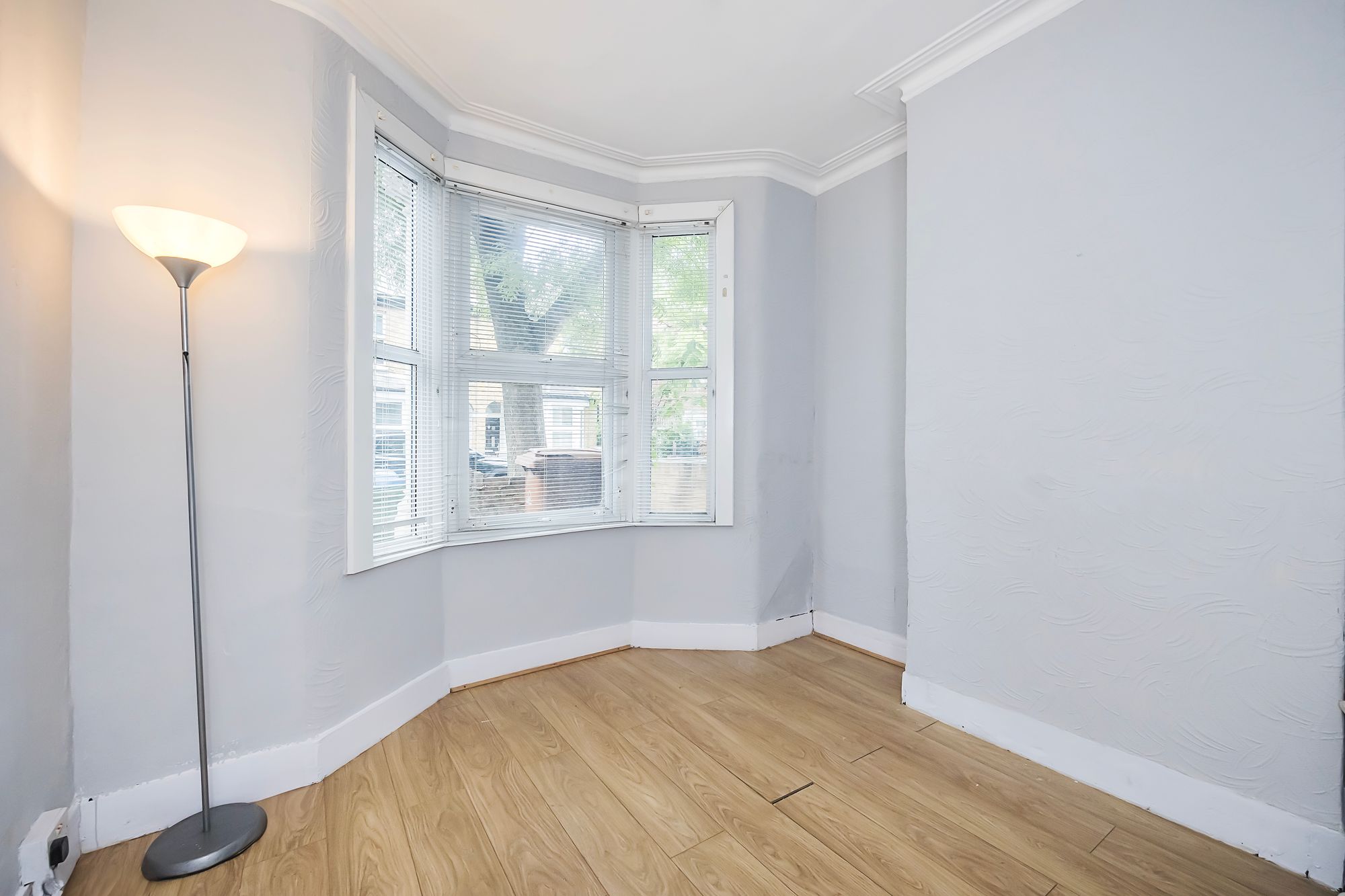 2 bed flat to rent in Stewart Road, Leytonstone, E15 4