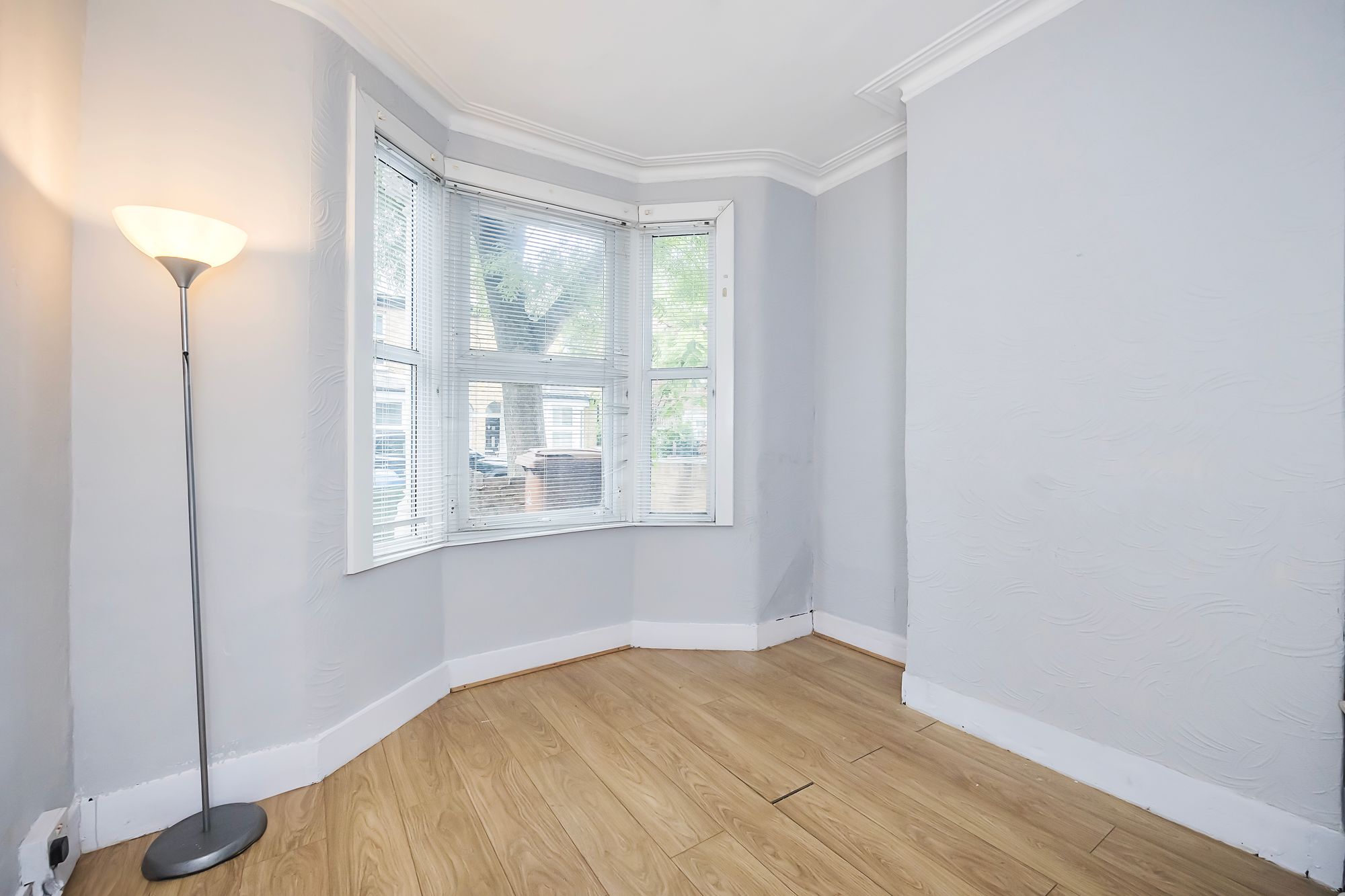 2 bed flat to rent in Stewart Road, London  - Property Image 5