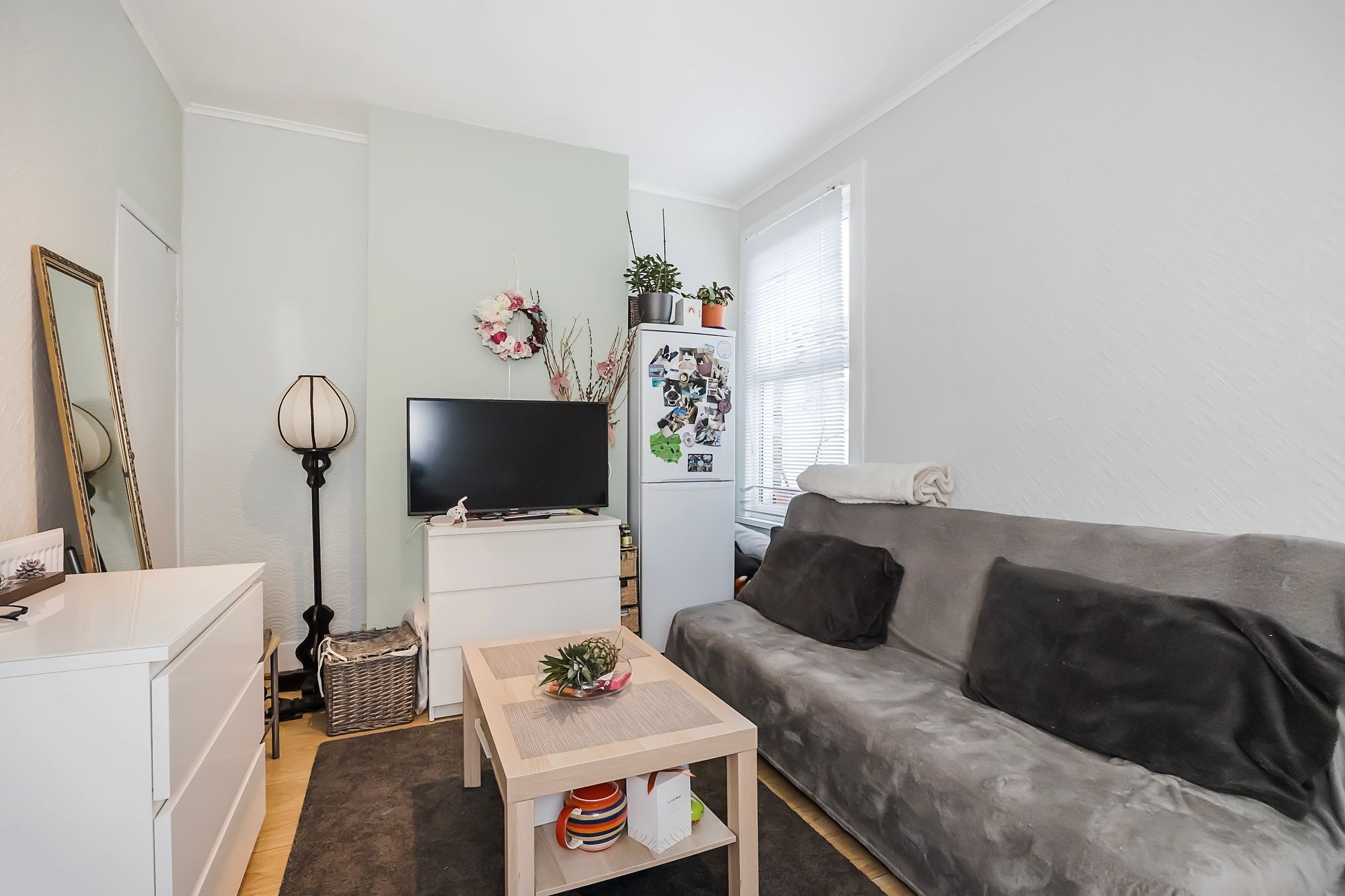 2 bed flat to rent in Stewart Road, London  - Property Image 3