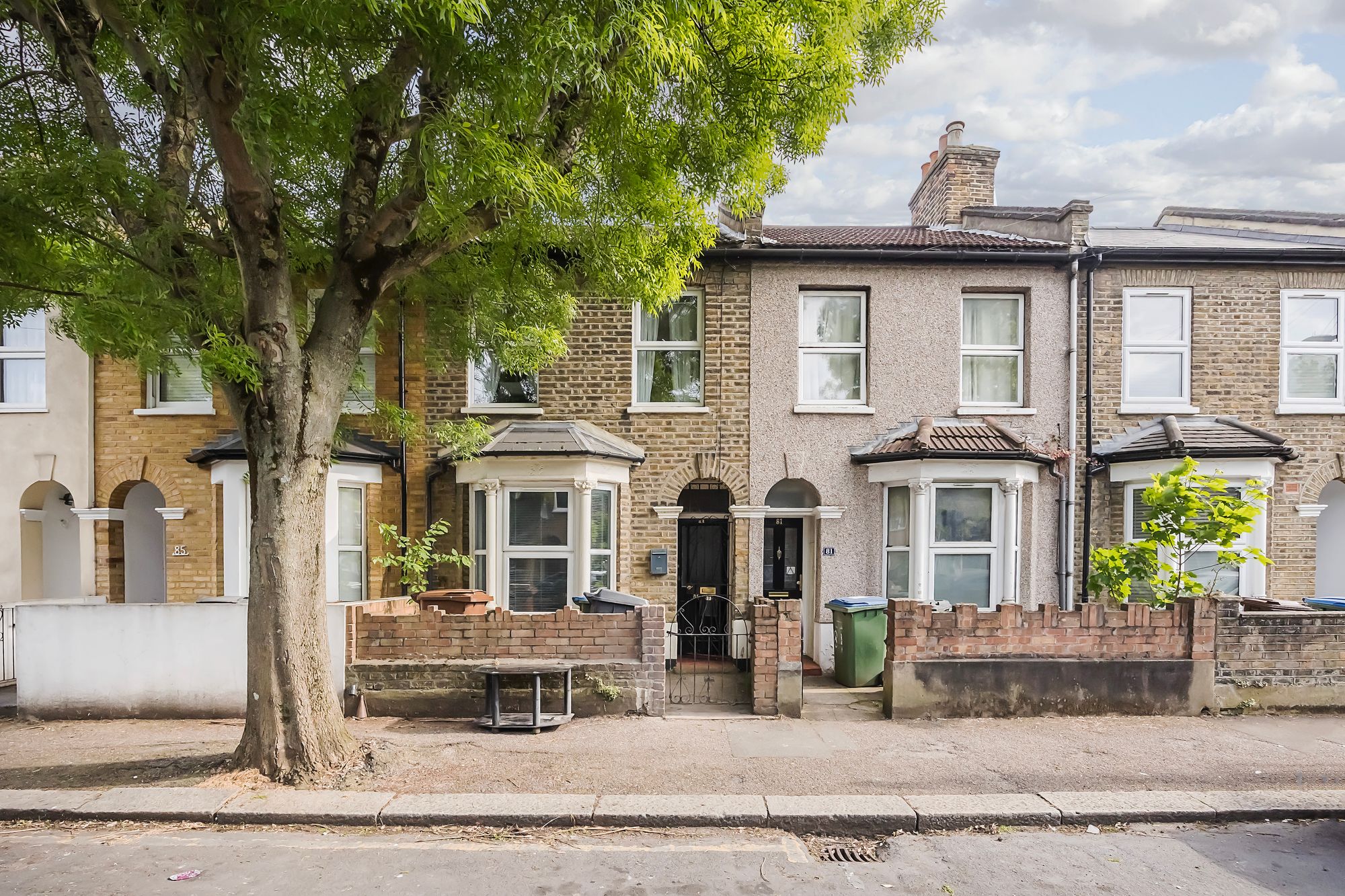 2 bed flat to rent in Stewart Road, London  - Property Image 1