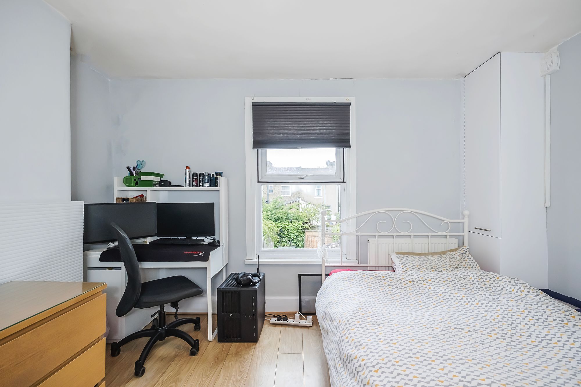 2 bed flat to rent in Stewart Road, Leytonstone, E15 5