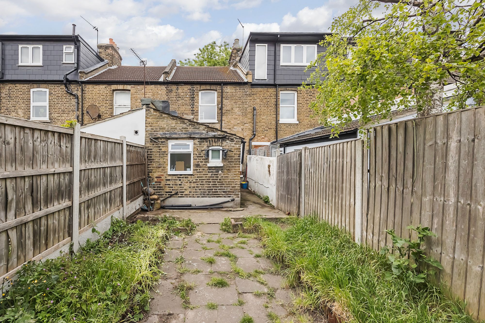 2 bed flat to rent in Stewart Road, Leytonstone, E15 13