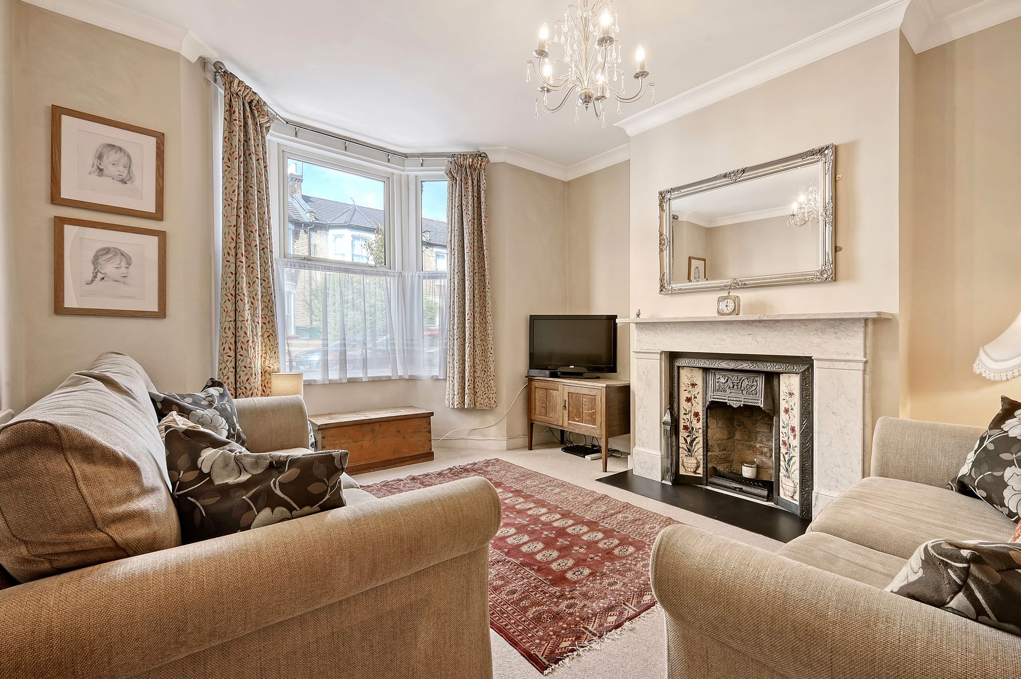 4 bed terraced house for sale in Murchison Road, London  - Property Image 2