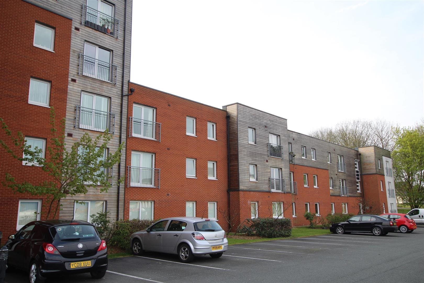 2 bed flat to rent in Manchester Court, Federation Road, ST6