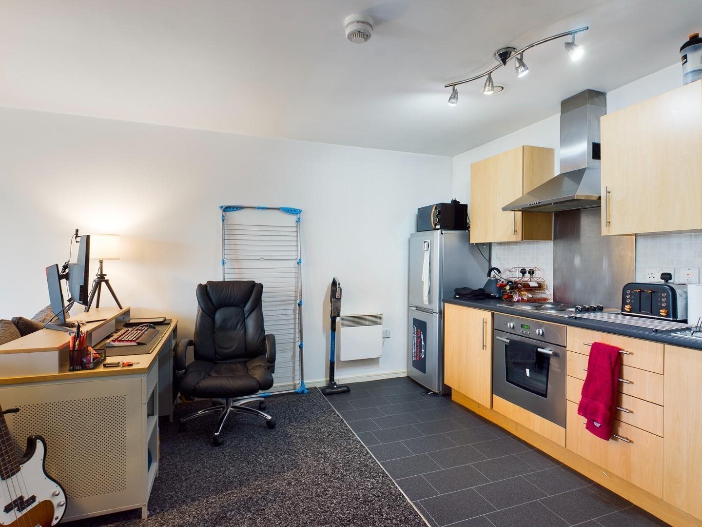 2 bed flat to rent in Manchester  Court, Federation Road  - Property Image 5