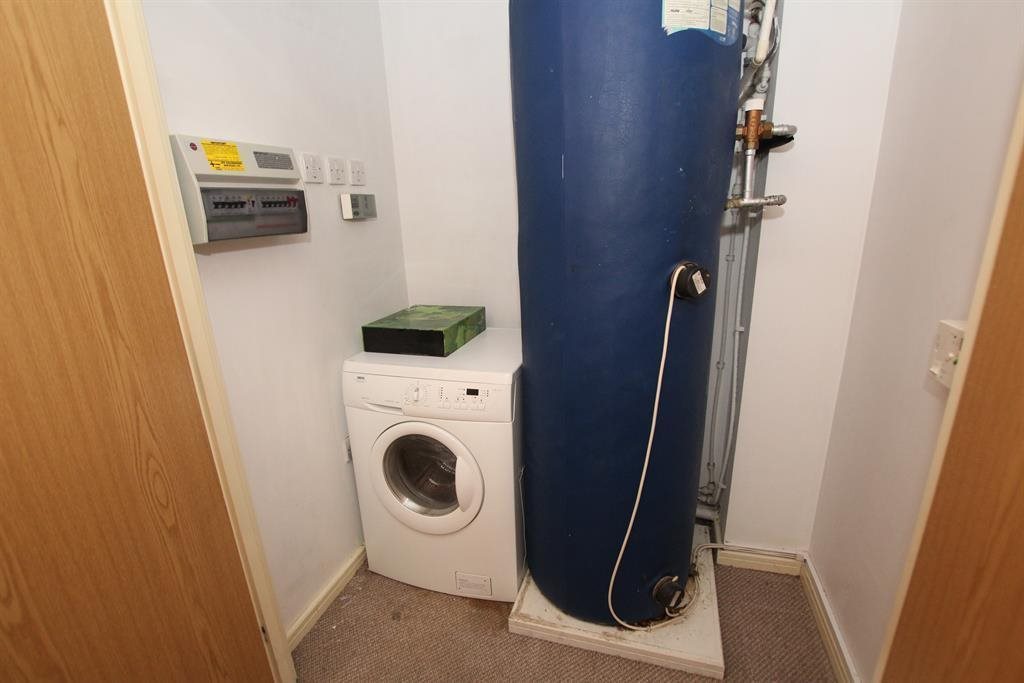 2 bed flat to rent in Manchester  Court, Federation Road  - Property Image 3