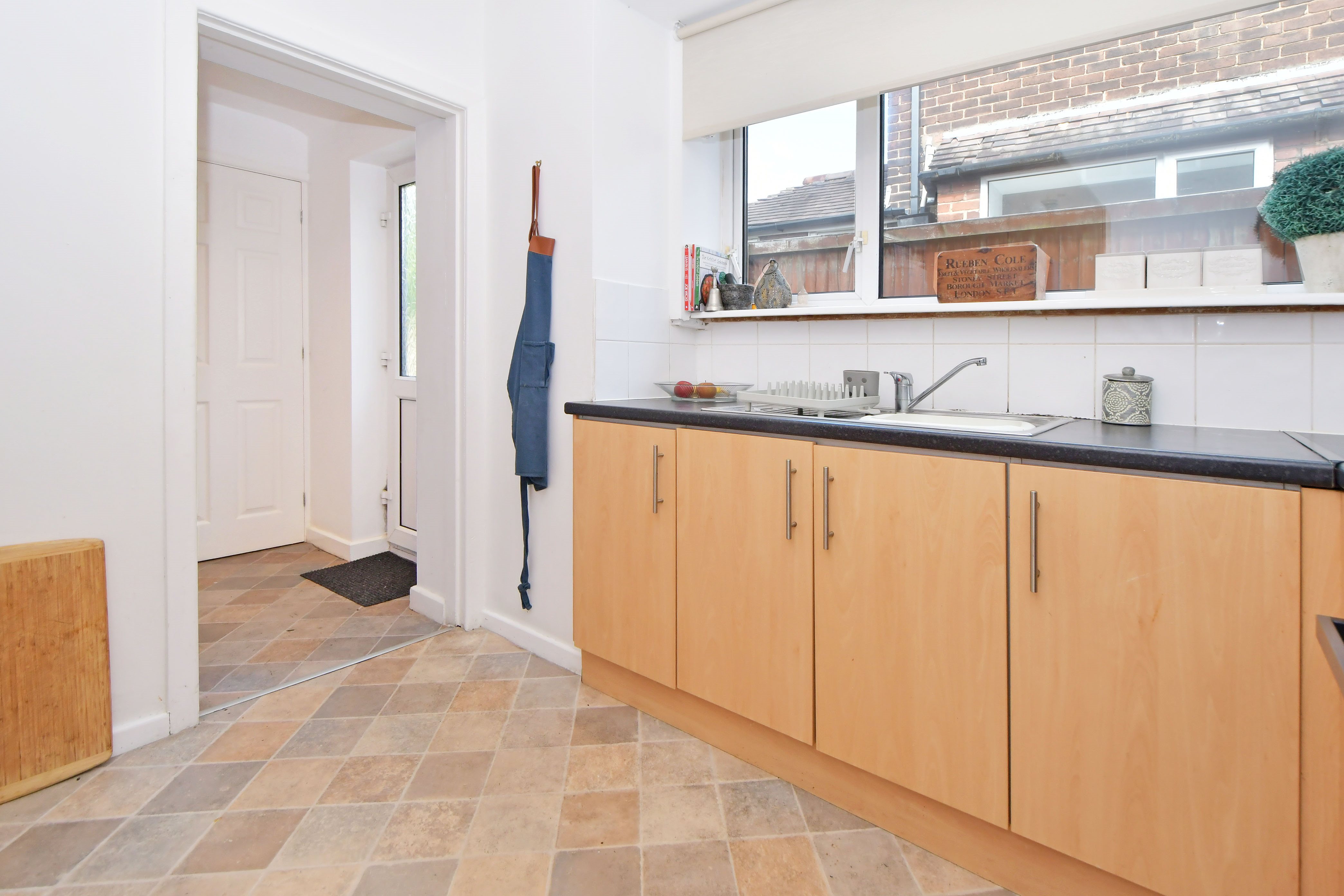 3 bed semi-detached house to rent in St Georges Avenue, Stoke-on-trent  - Property Image 8