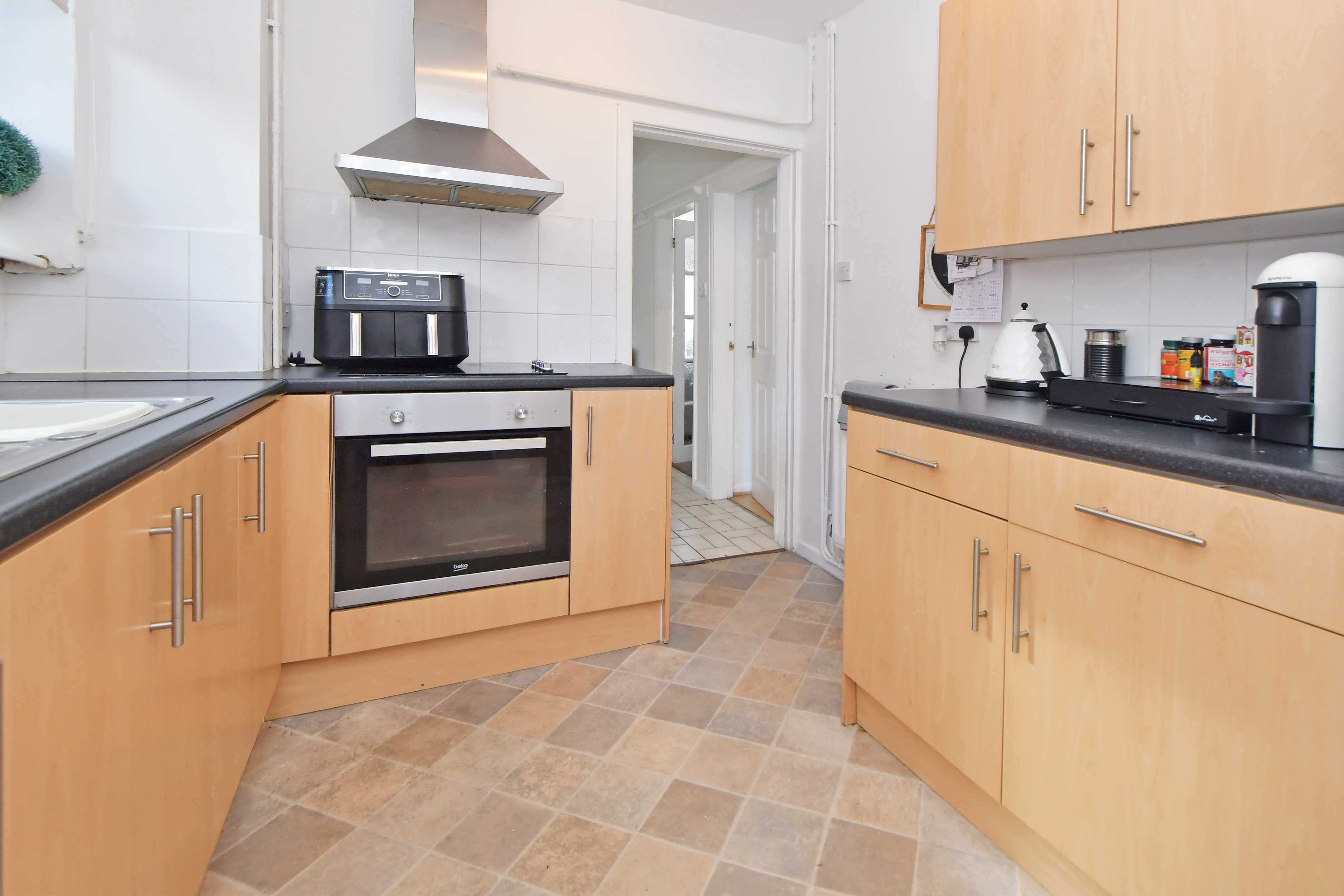 3 bed semi-detached house to rent in St Georges Avenue, Stoke-on-trent  - Property Image 9