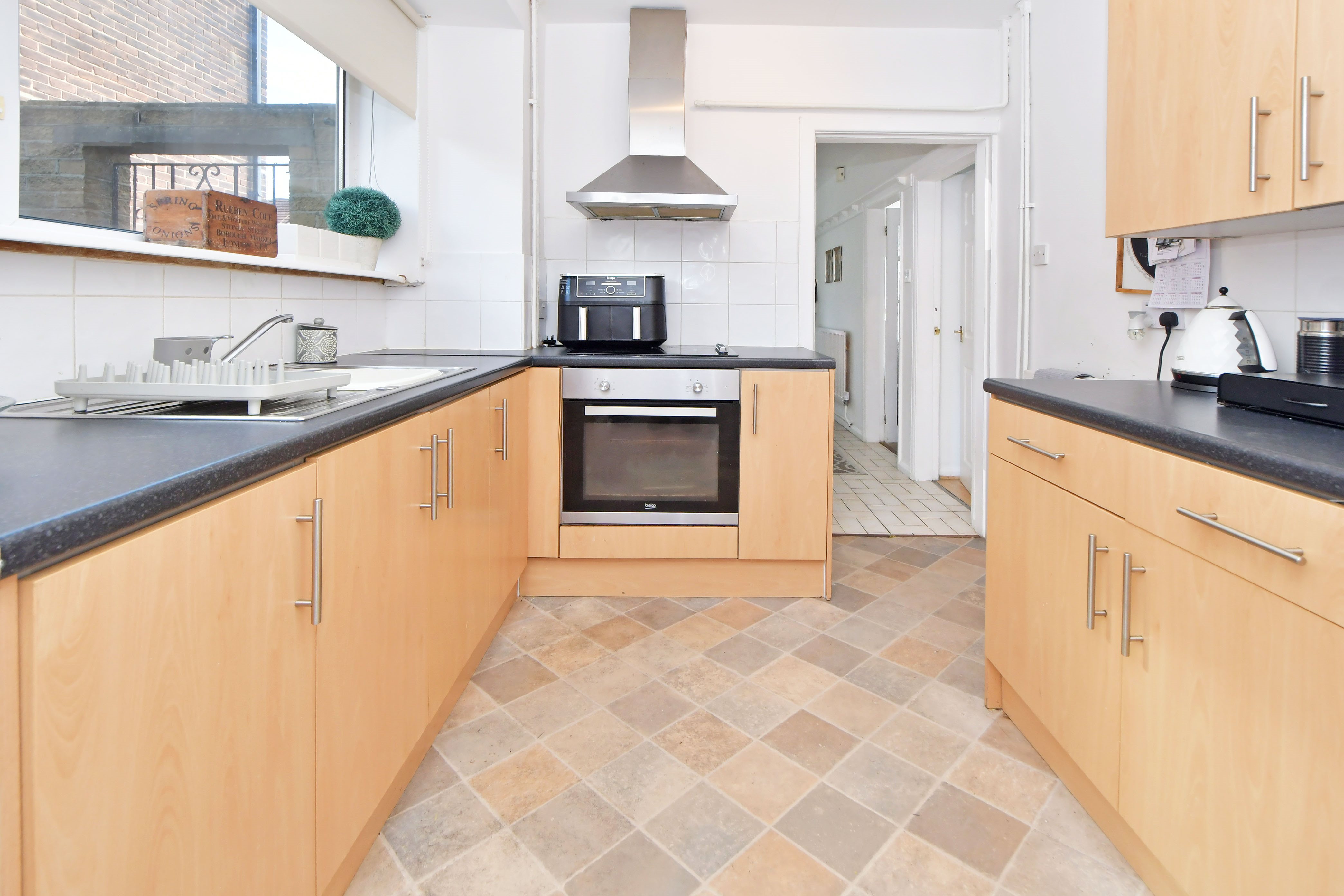 3 bed semi-detached house to rent in St Georges Avenue, Stoke-on-trent  - Property Image 6