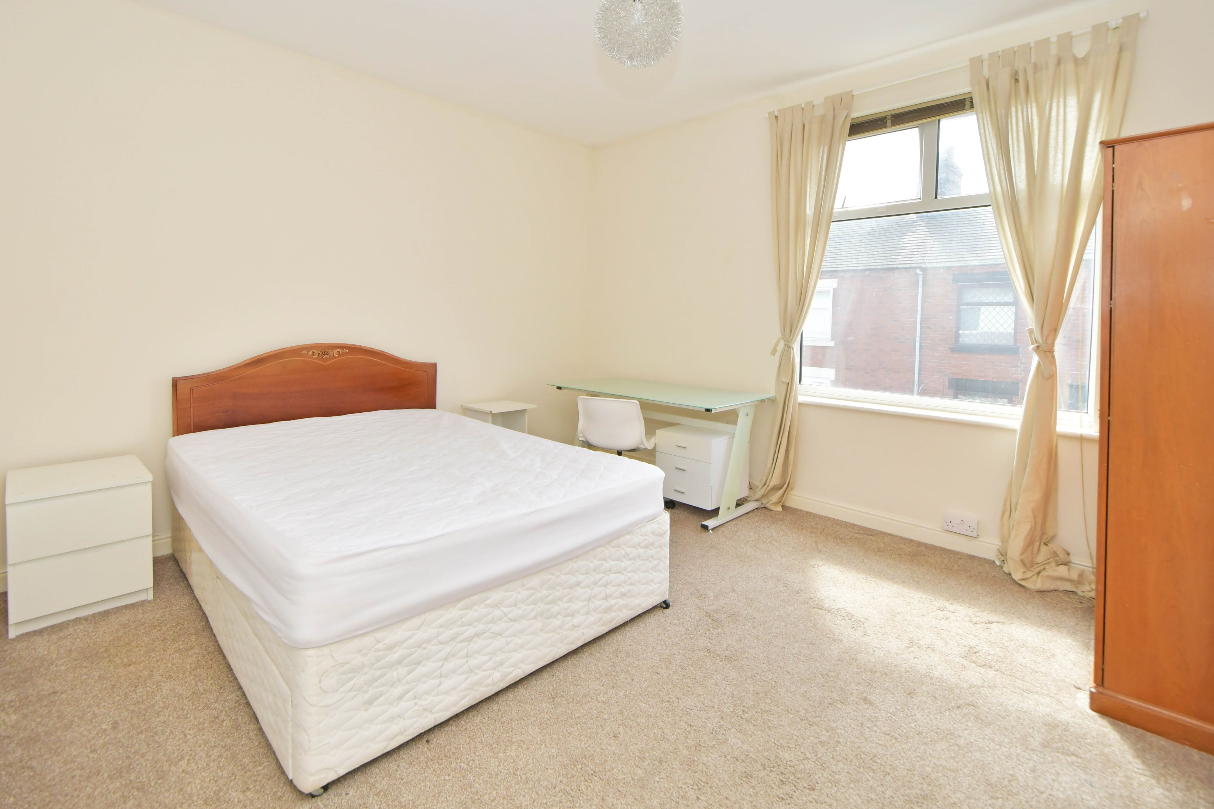 2 bed house to rent in Ashfield New Road, Newcastle under Lyme  - Property Image 7