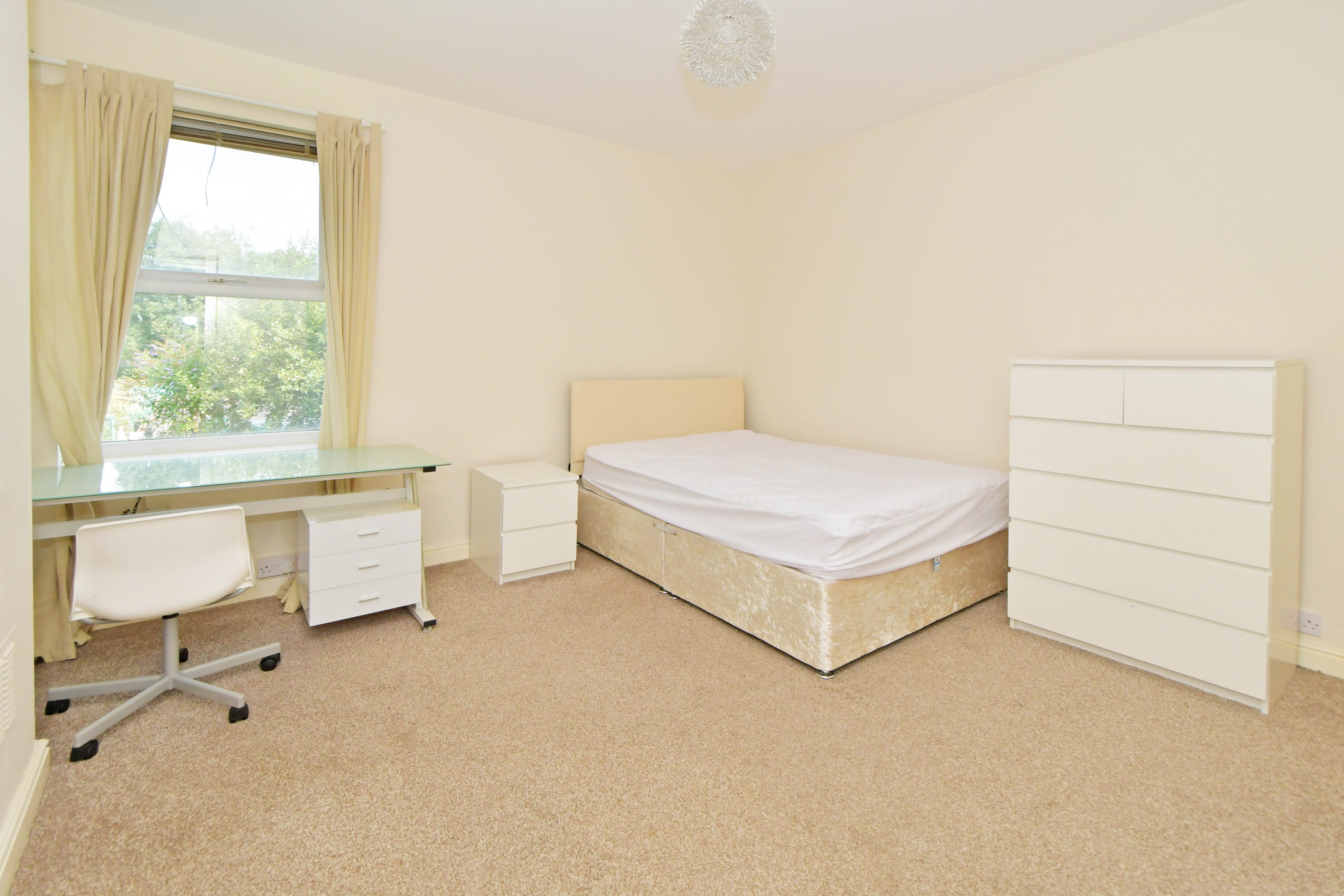 2 bed house to rent in Ashfield New Road, Newcastle under Lyme  - Property Image 9