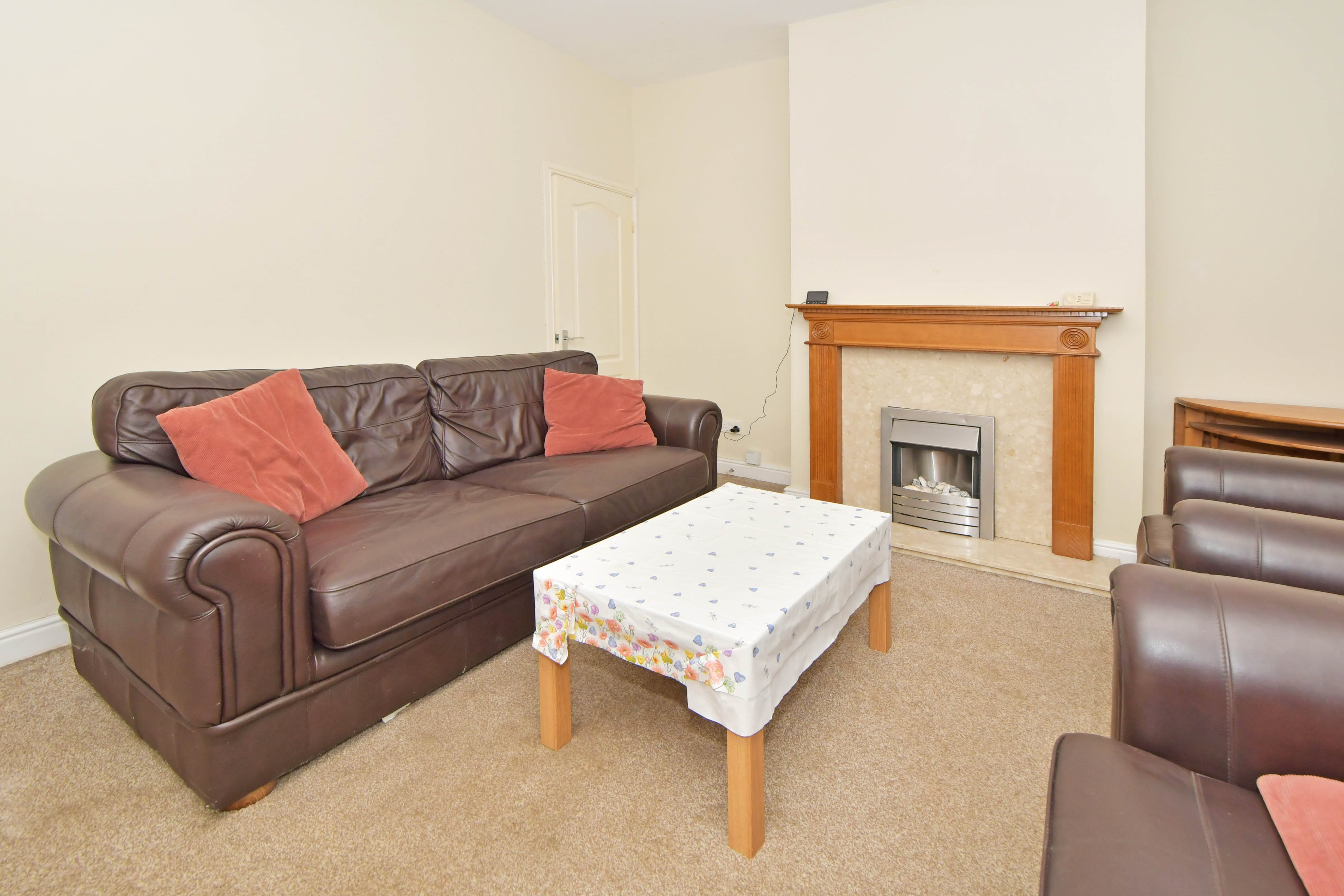 2 bed house to rent in Ashfield New Road, Newcastle under Lyme  - Property Image 3